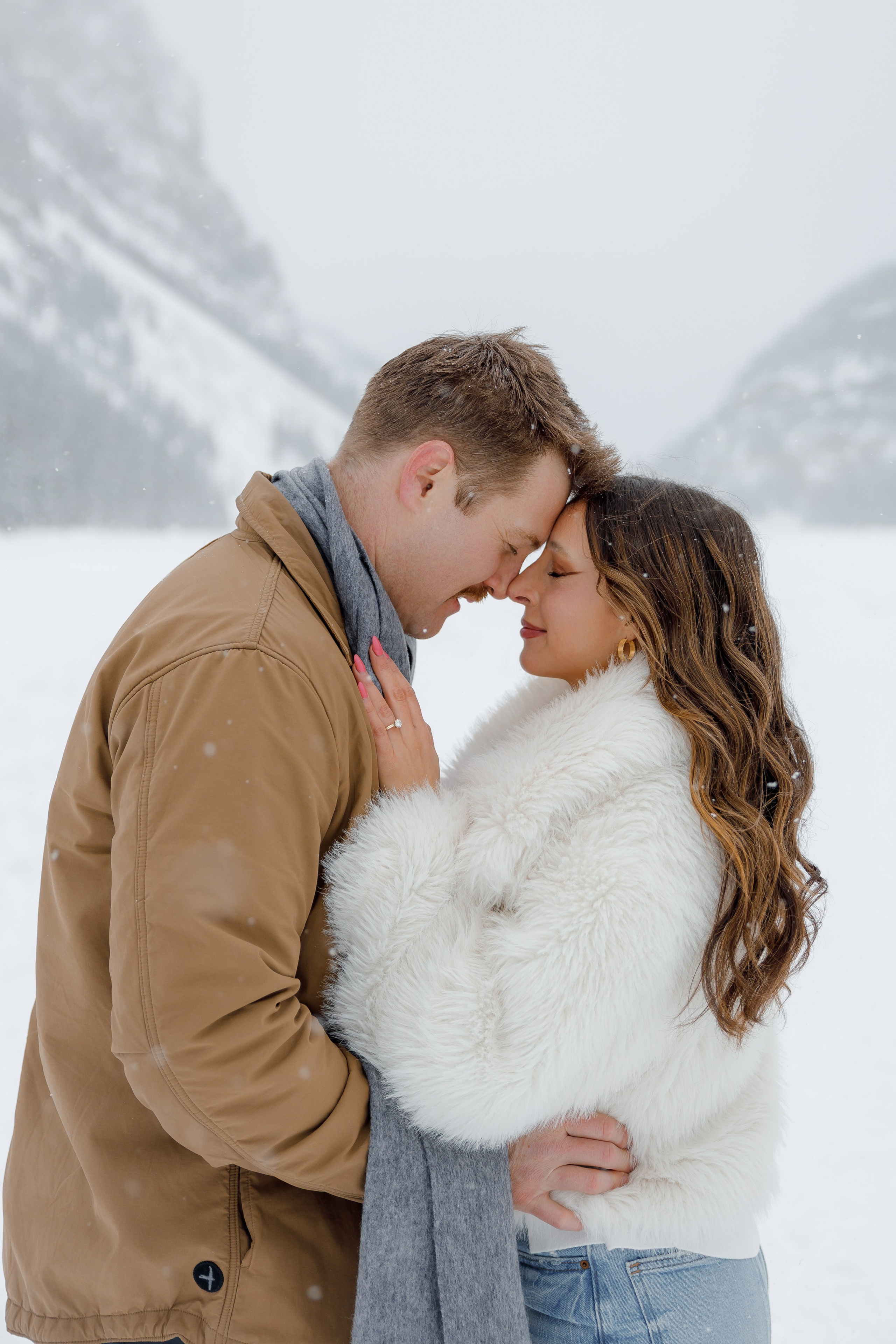 Lake Louise engagement session. Photographer Elvira Hryshchenko