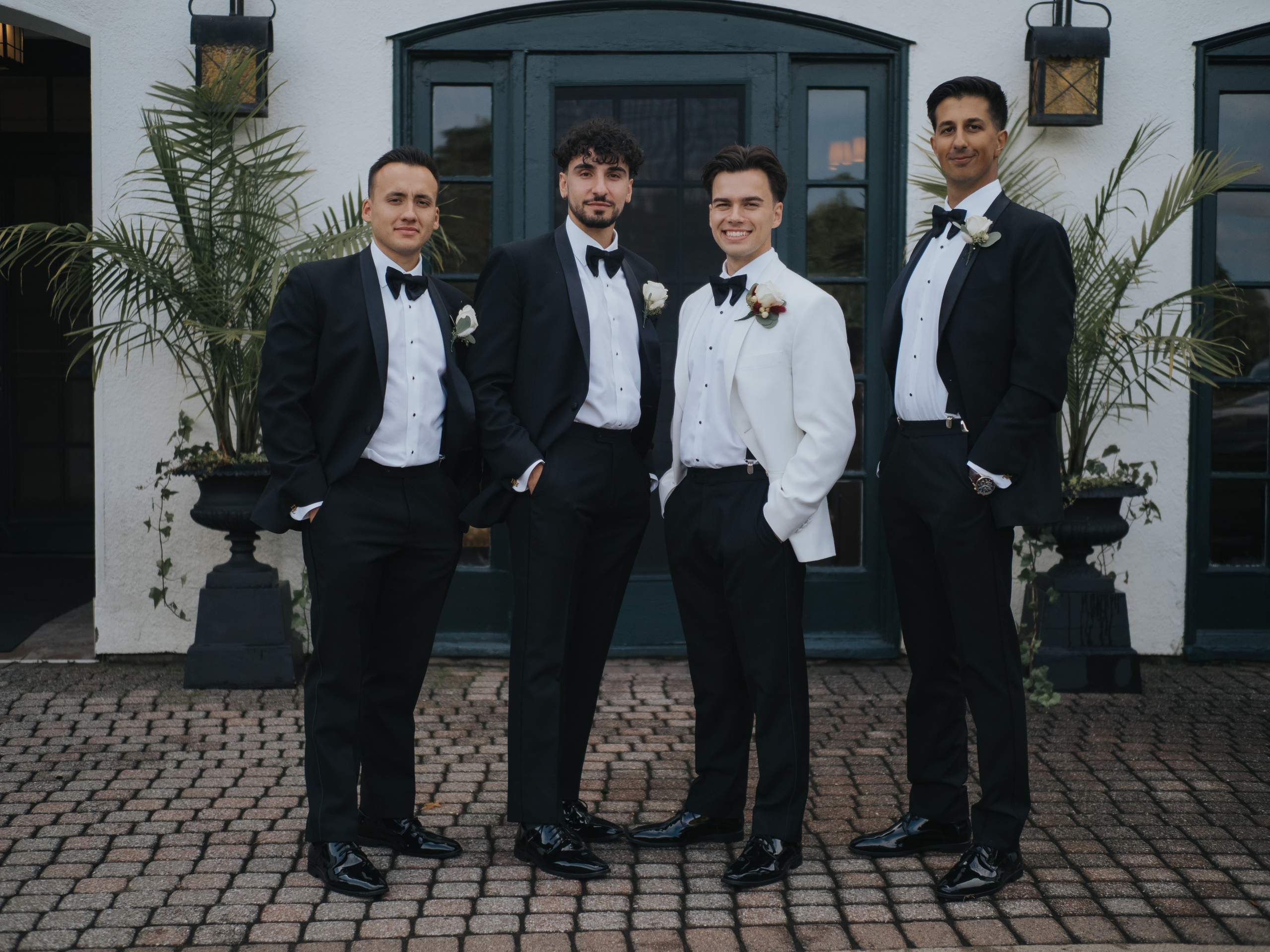 Wedding of Cassandra and Loïc in Beaconsfield, Montreal. Montreal Wedding Photographer — Muriel Oe Photo