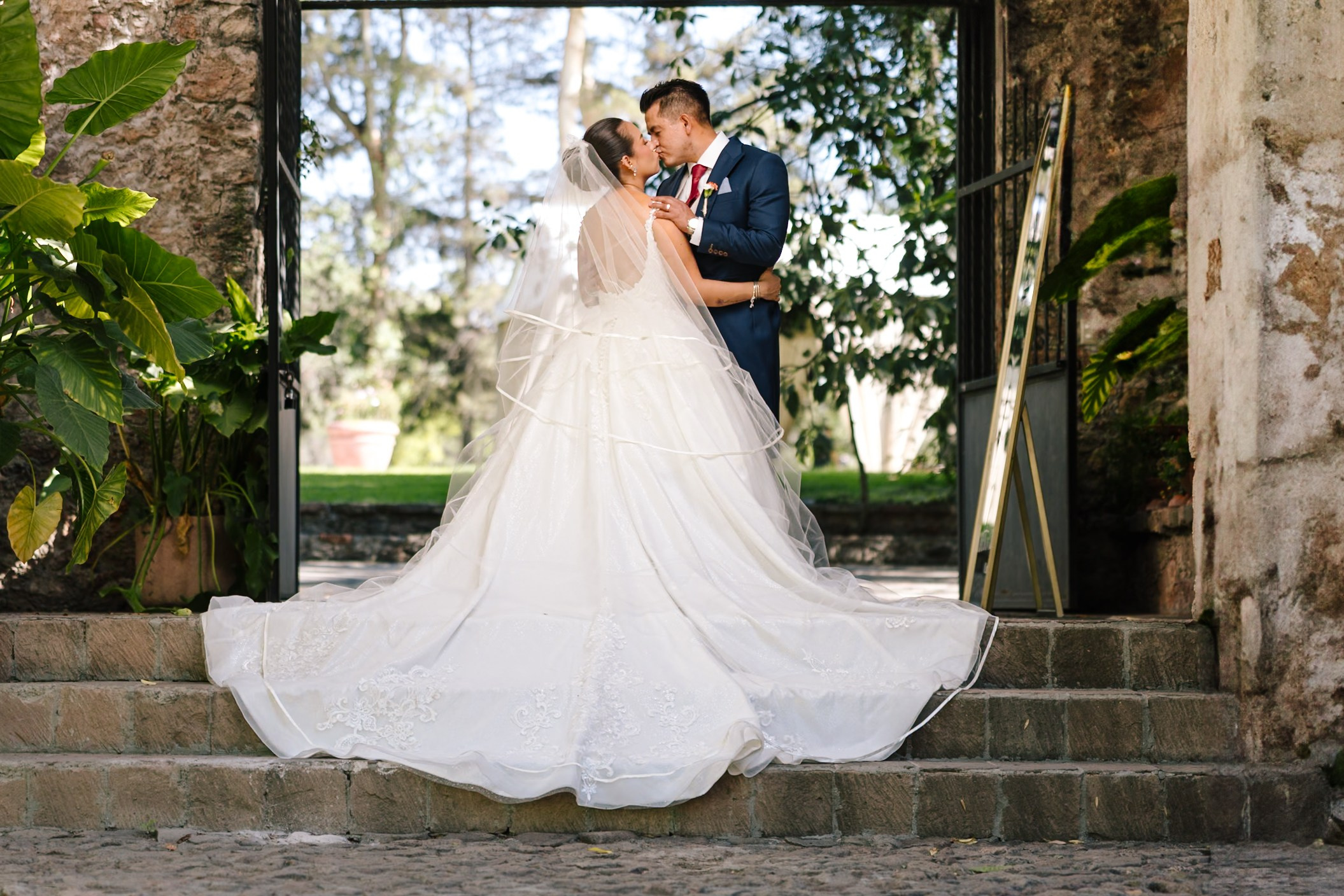 Formal. Wedding Photographer Ruth Preciado