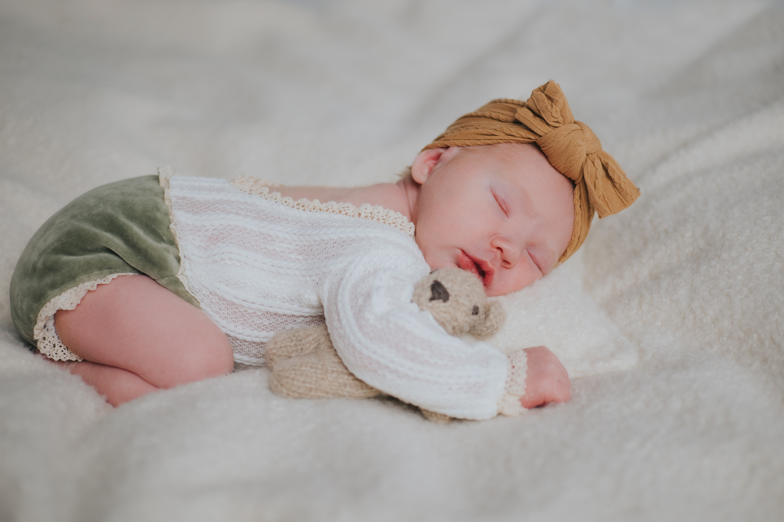 Simple, Timeless Newborn Sessions | Montreal Photographer
