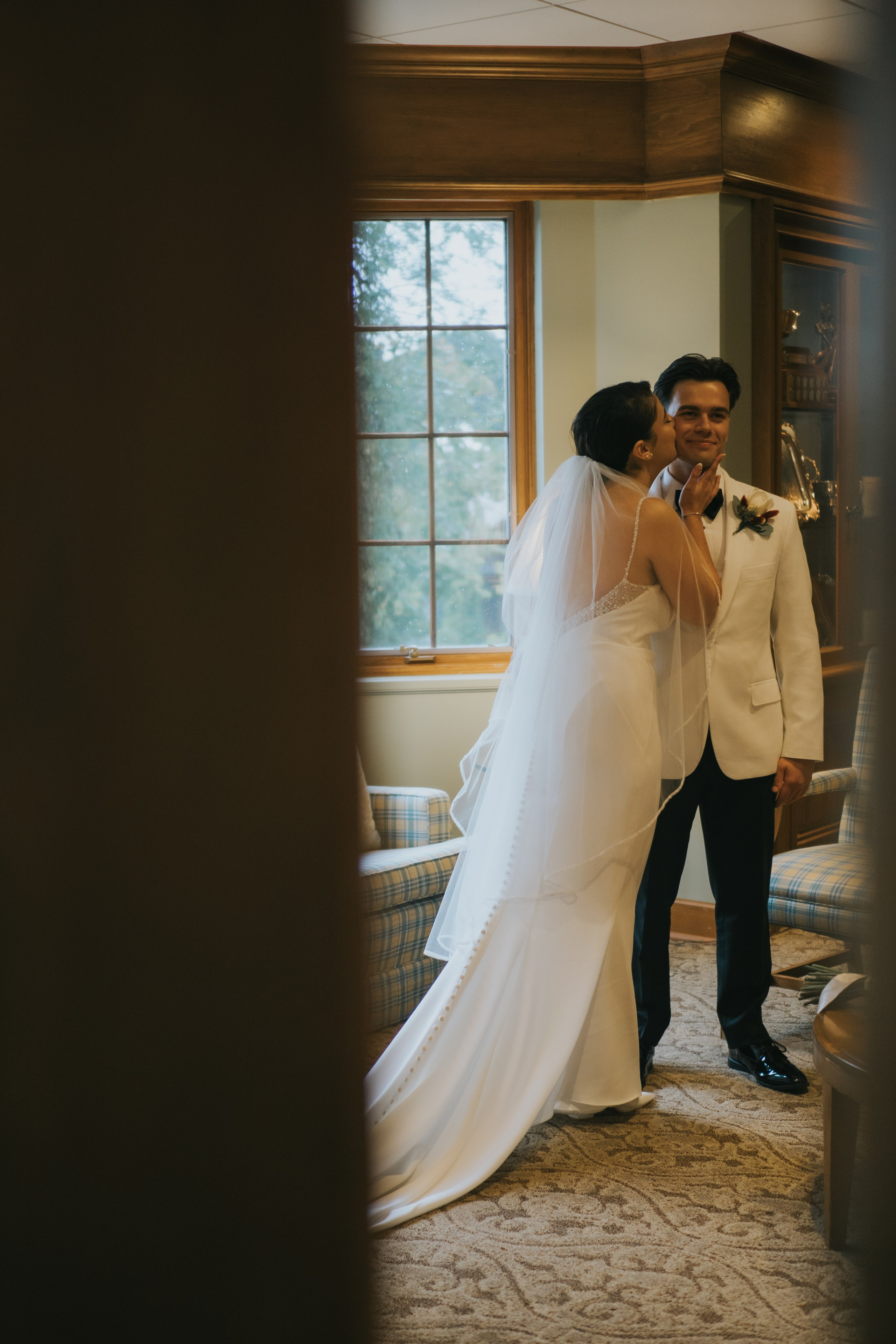 Wedding of Cassandra and Loïc in Beaconsfield, Montreal. Montreal Wedding Photographer — Muriel Oe Photo