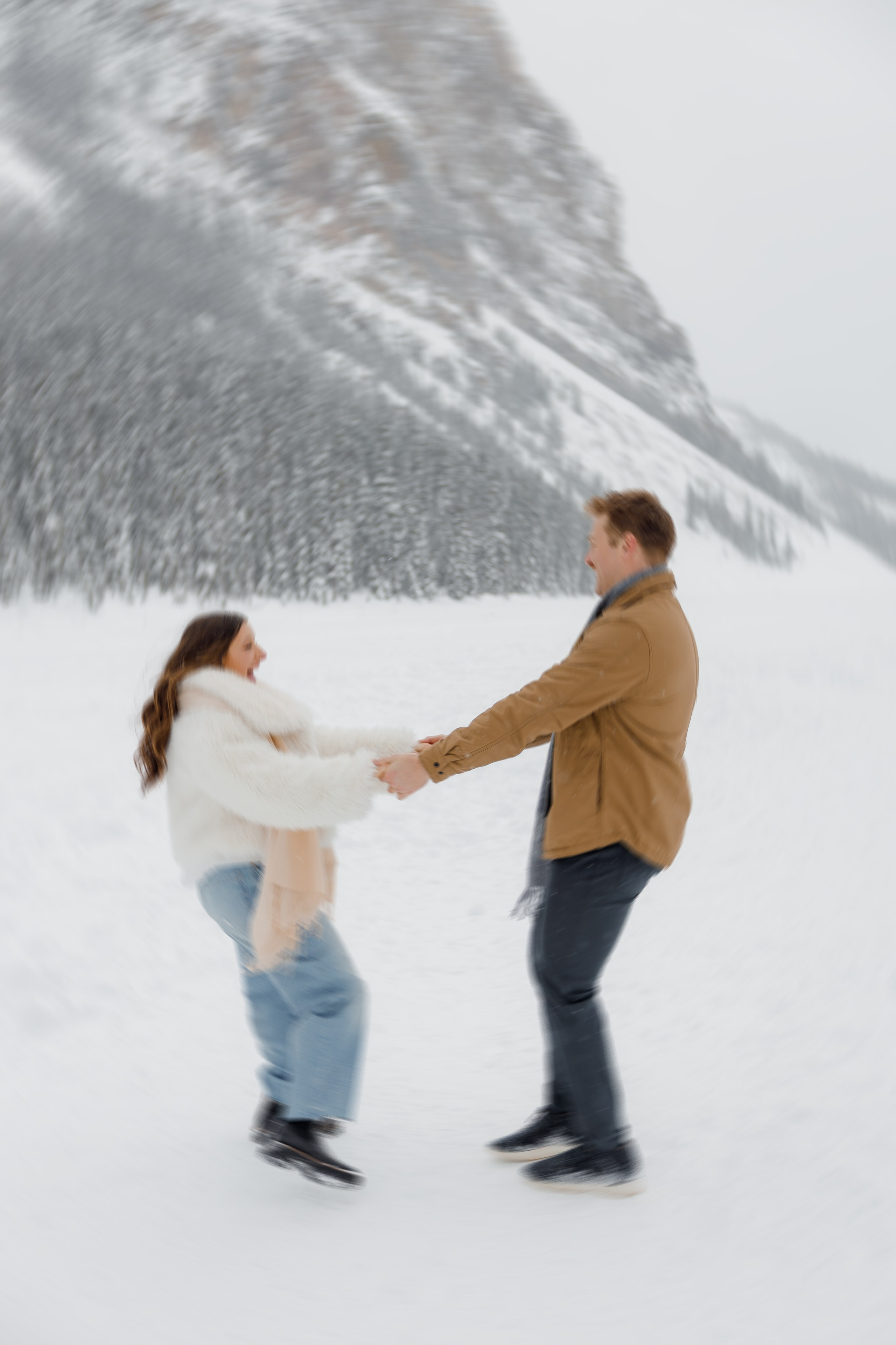 Lake Louise engagement session. Photographer Elvira Hryshchenko