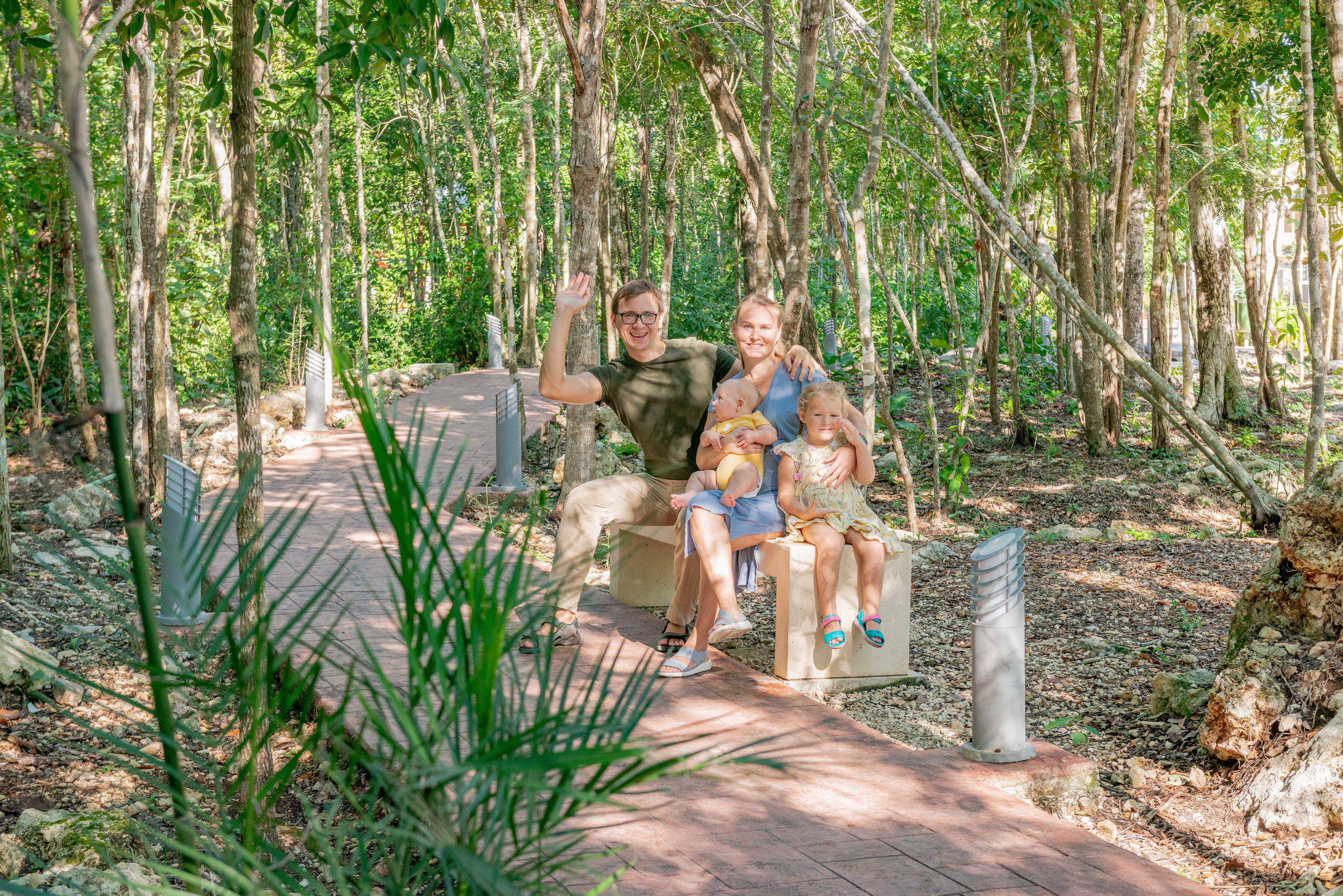 Family photo session in Mayakoba, Playa del Carmen. PHOTOGRAPHER QUINTANA ROO