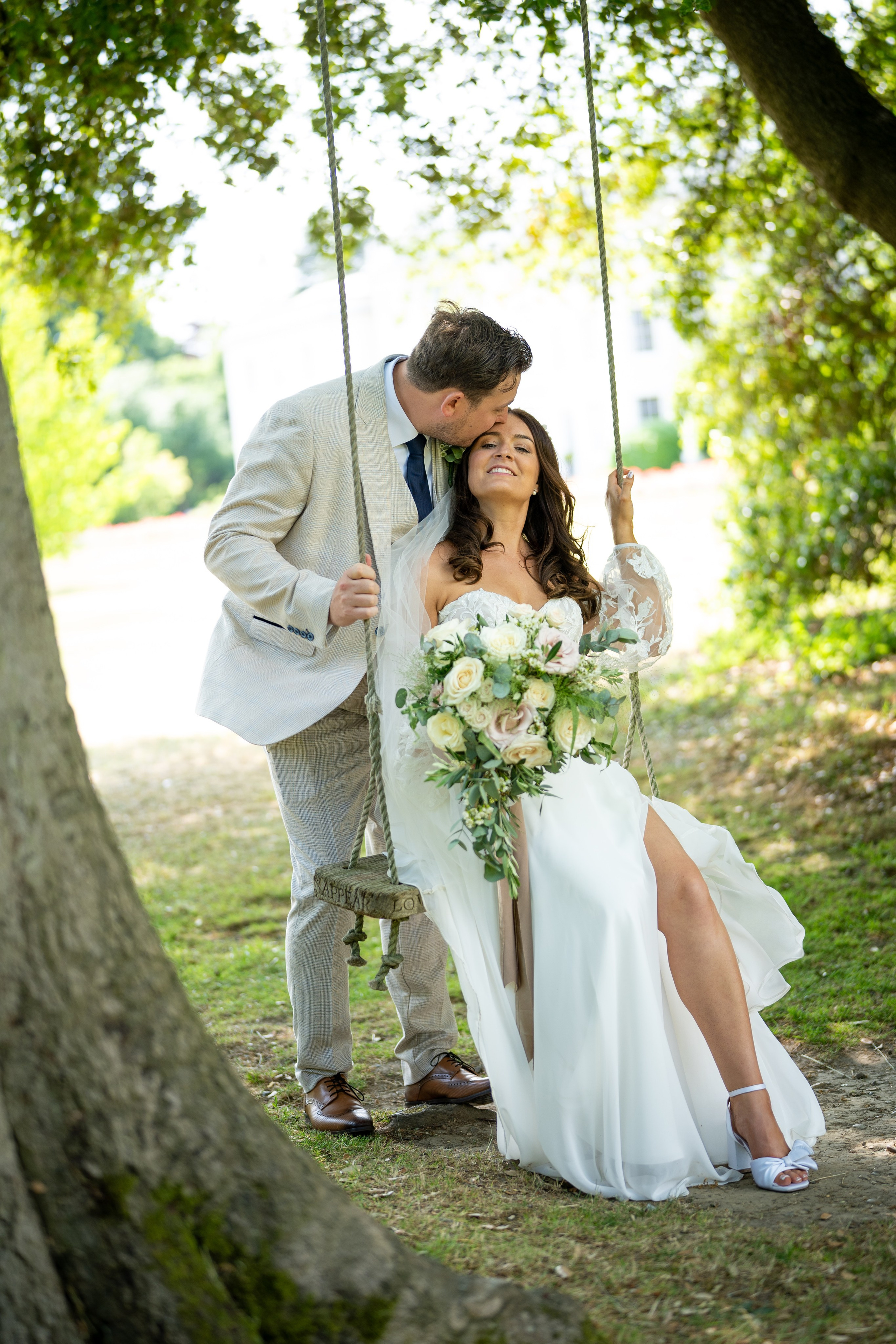 Ontario Wedding Photographer | Elegant Fine Art Weddings