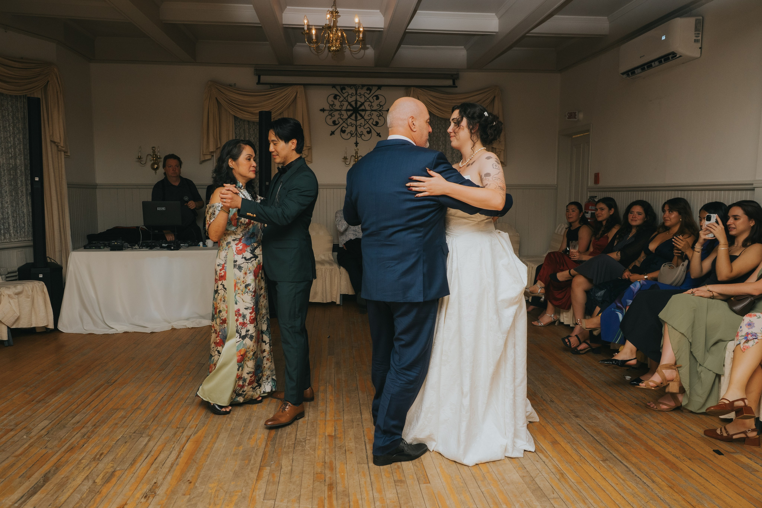 Camille & Dinh. Wedding and Family Photography Montreal Muriel Oe Photo