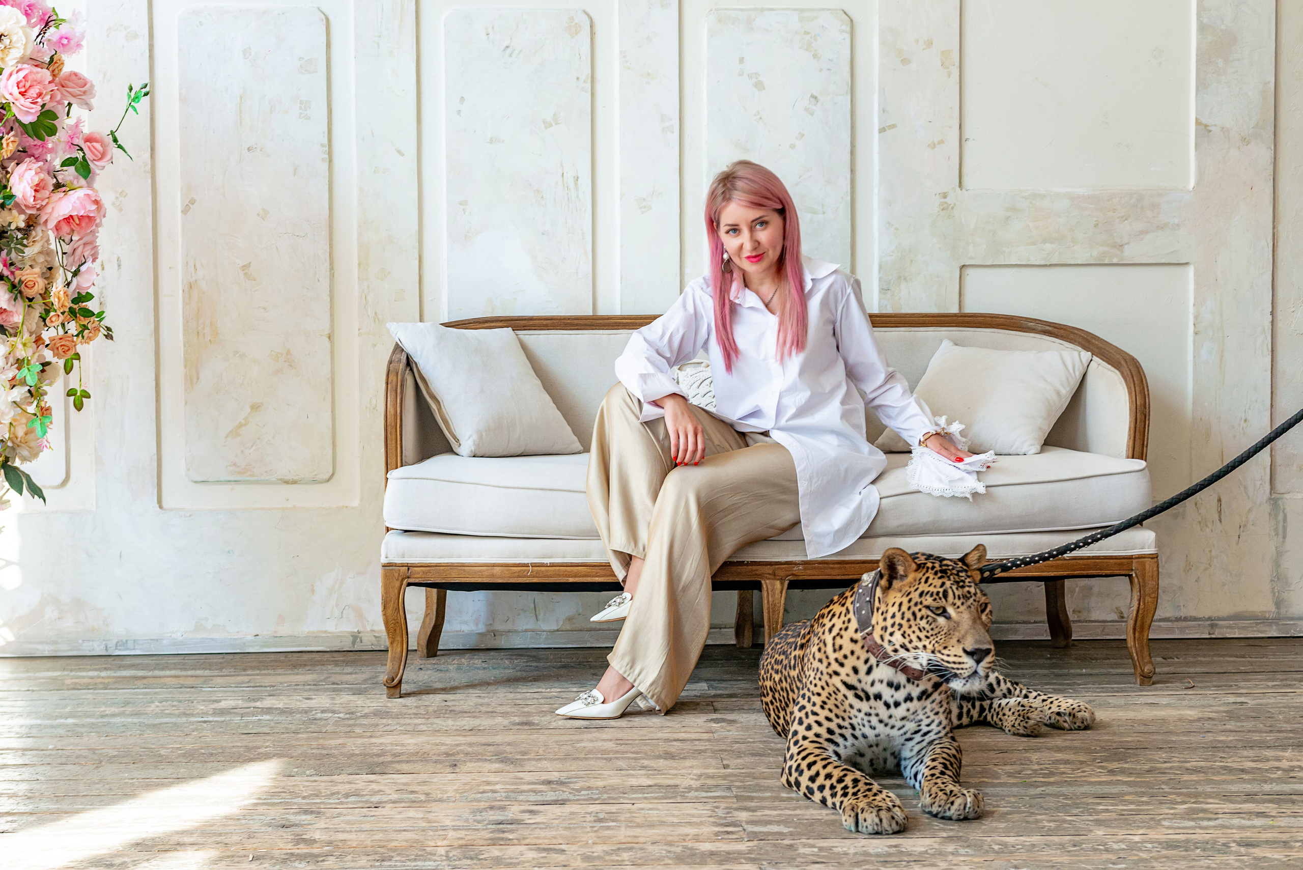 Photosession in the studio with a leopard. PHOTOGRAPHER QUINTANA ROO