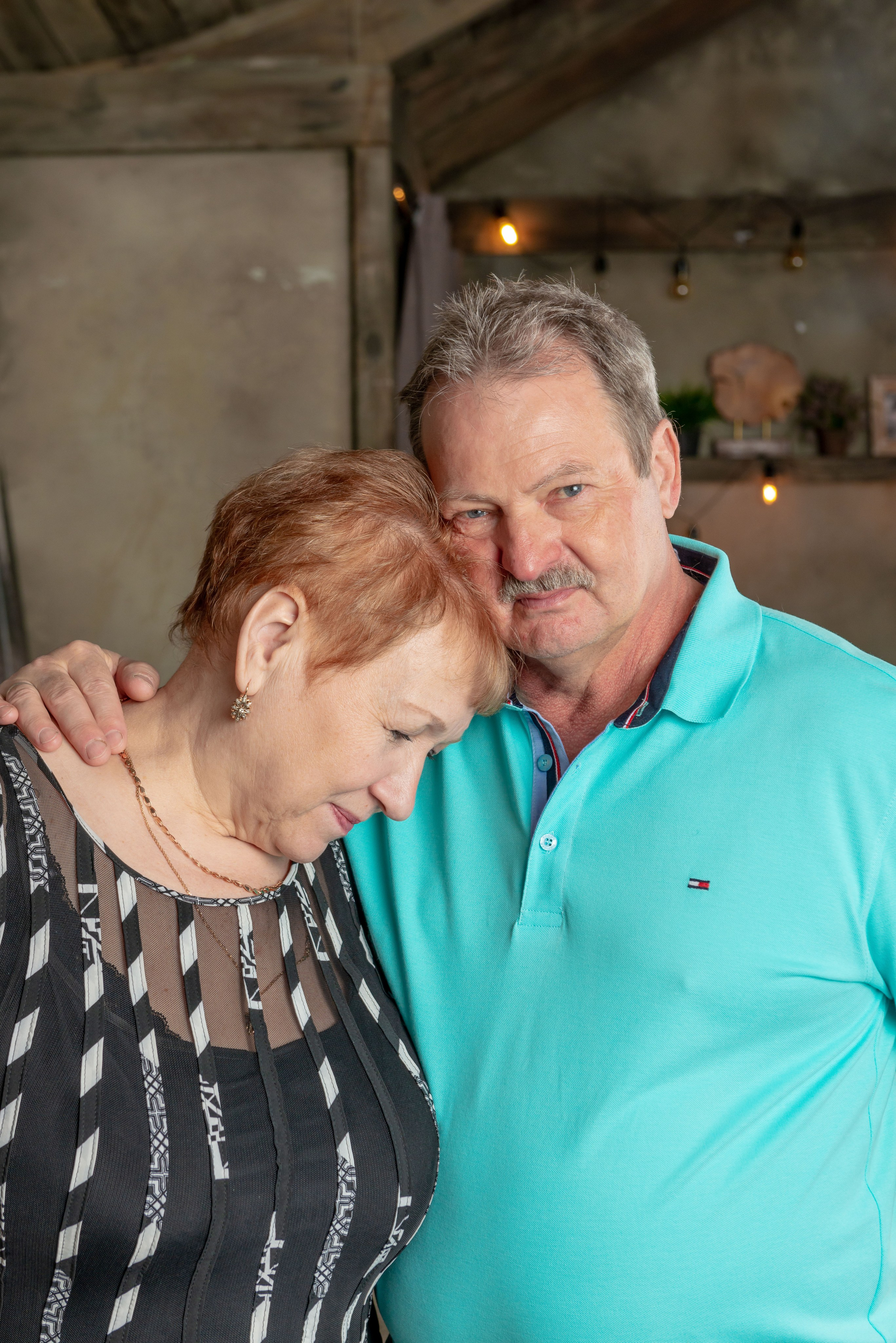 Photosession of a married couple in the studio. PHOTOGRAPHER QUINTANA ROO