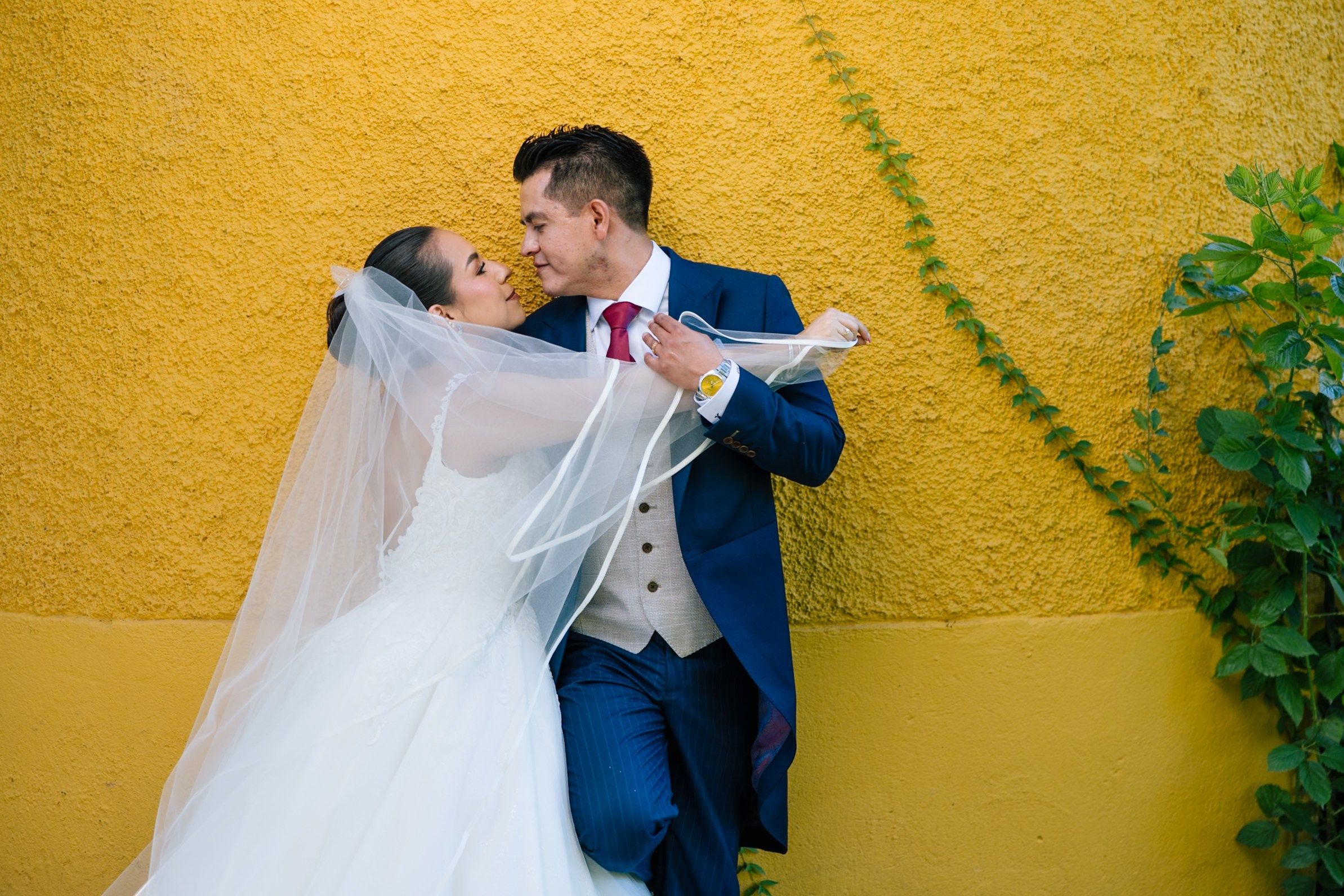Formal. Wedding Photographer Ruth Preciado
