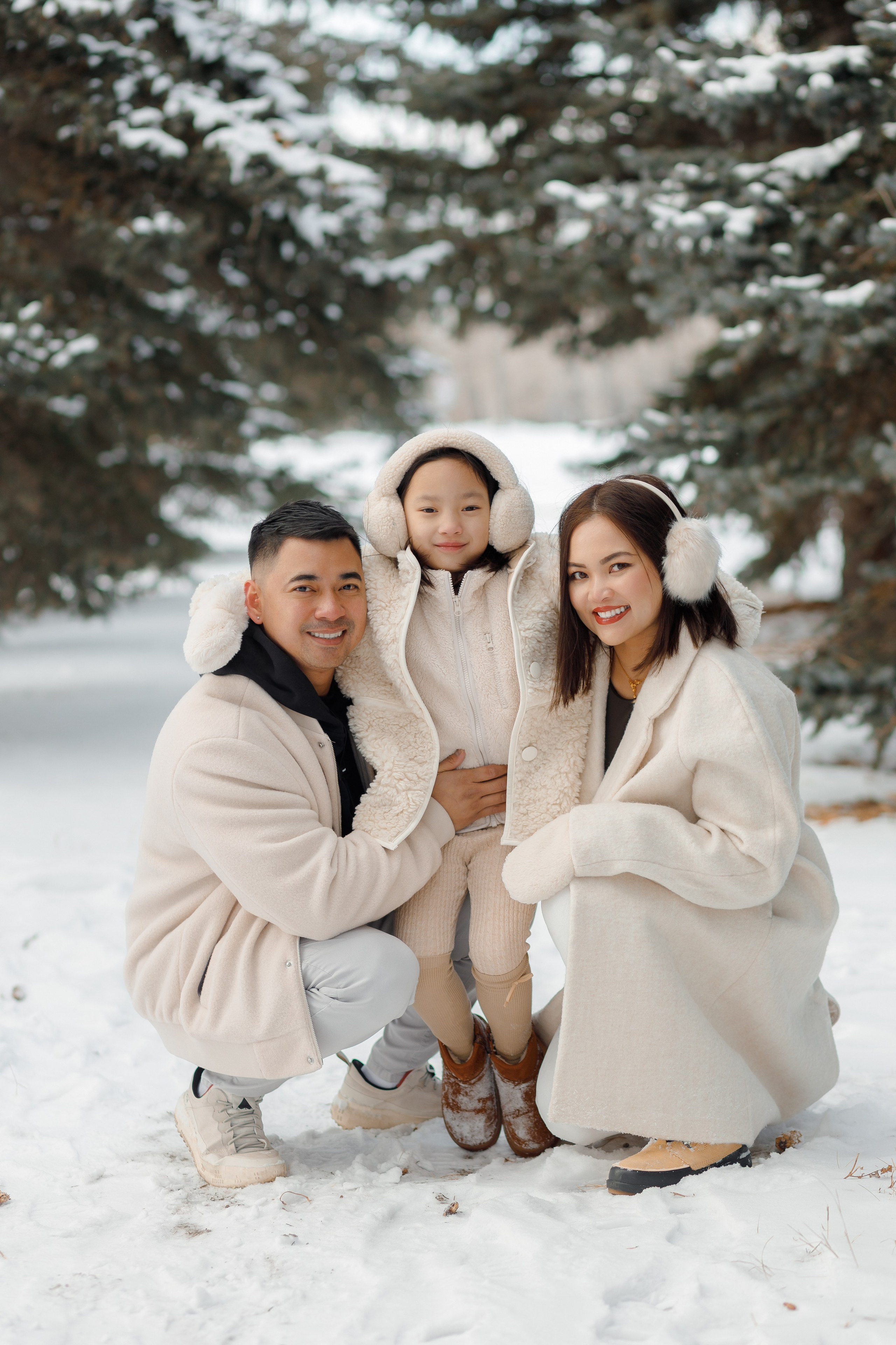 Family winter story. Photographer Elvira Hryshchenko