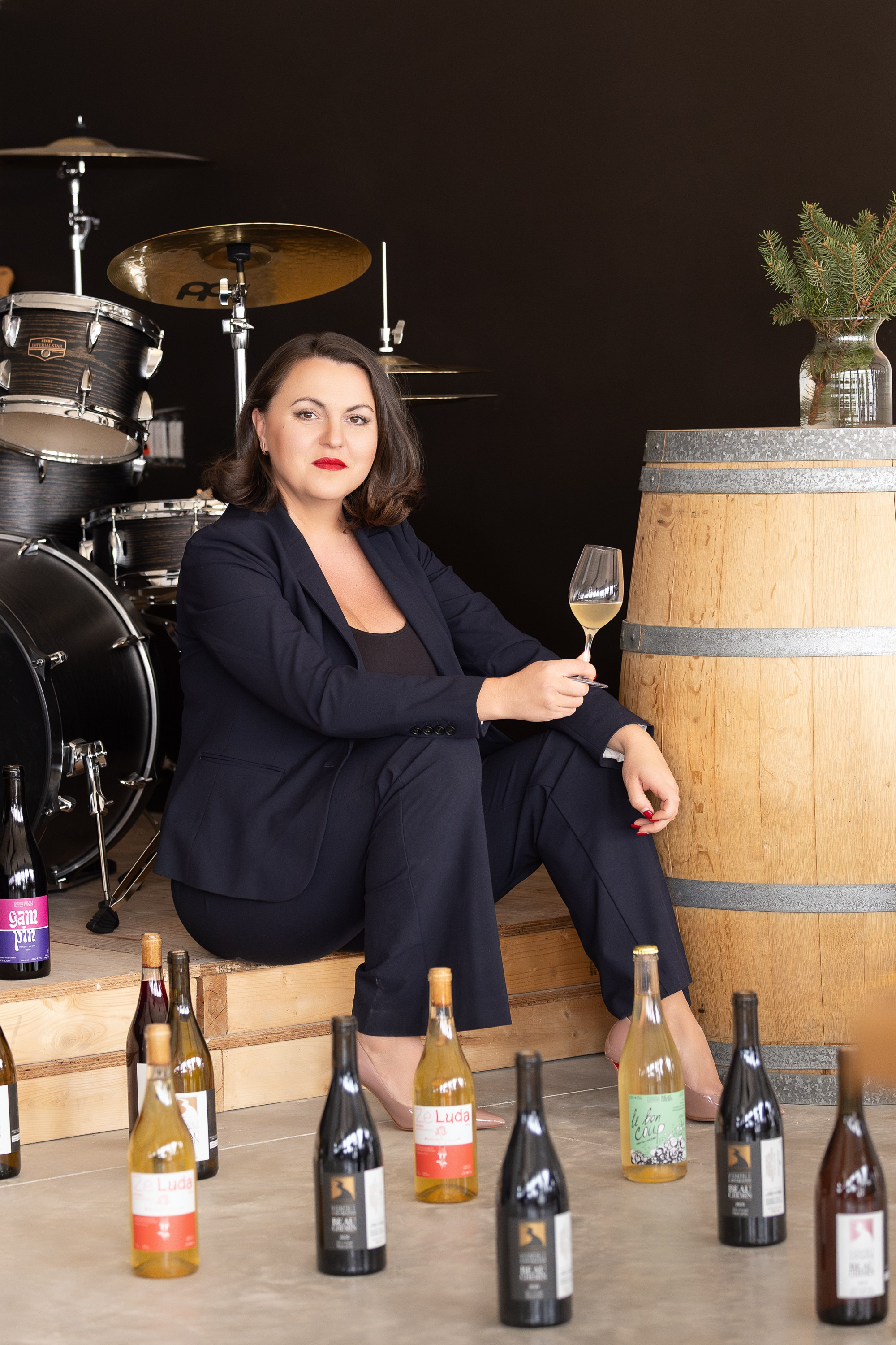 Vignoble et Domaine Beauchemin / Edition January 2025. Je suis photographe portraitiste et je réalise des portraits à toutes les étapes de votre vie! Bienvenue dans mon studio à Westmount, Qc