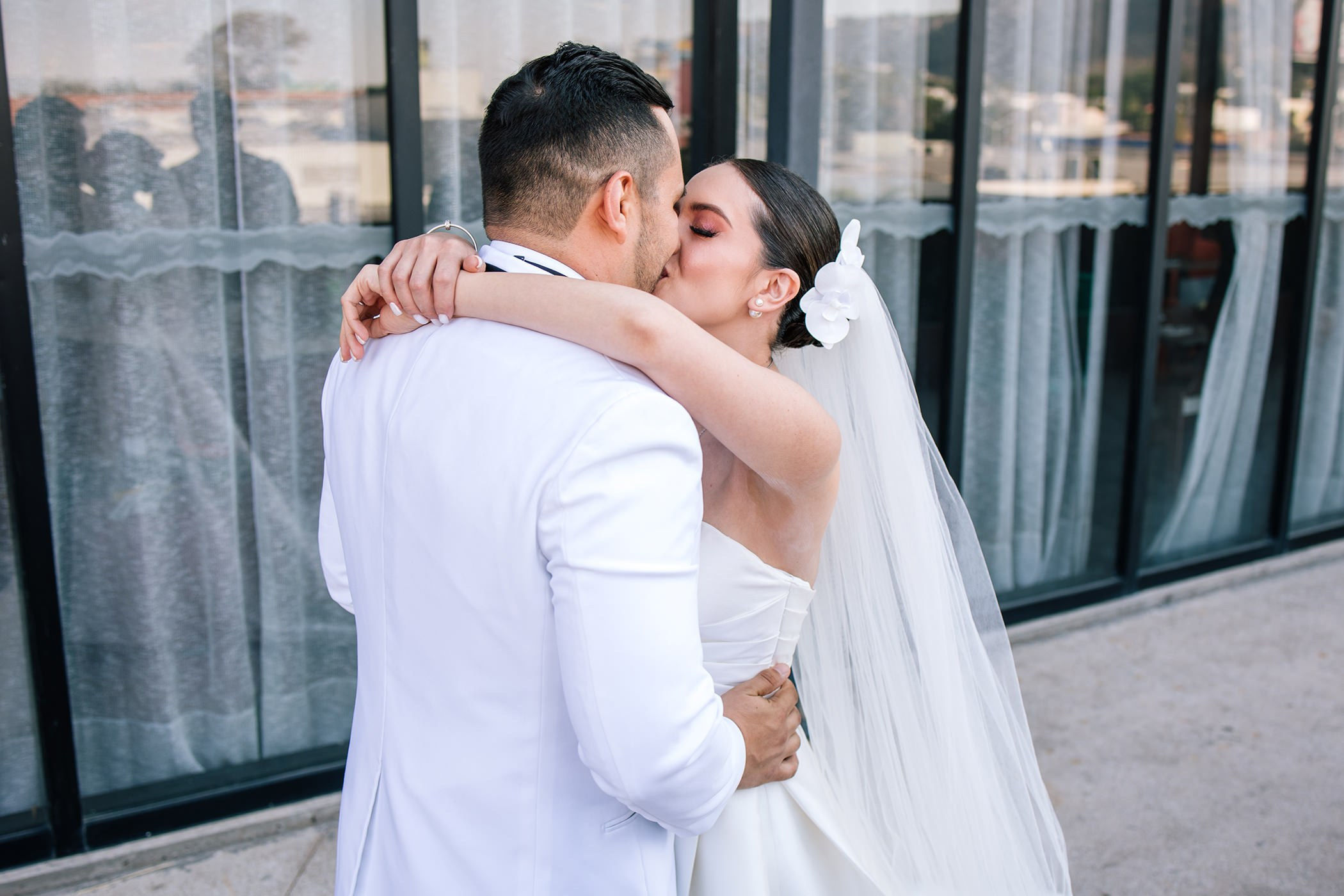 Formal. Wedding Photographer Ruth Preciado