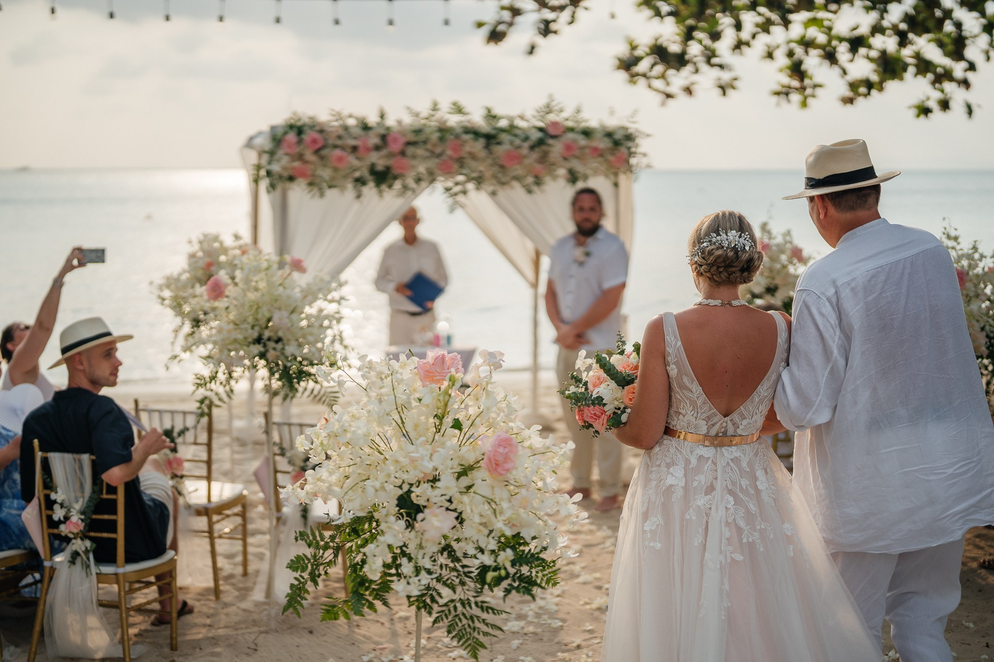Wedding on the beach. Mariage à Koh Samui, en Thaïlande. Whatsapp: +66 94 3 650 301