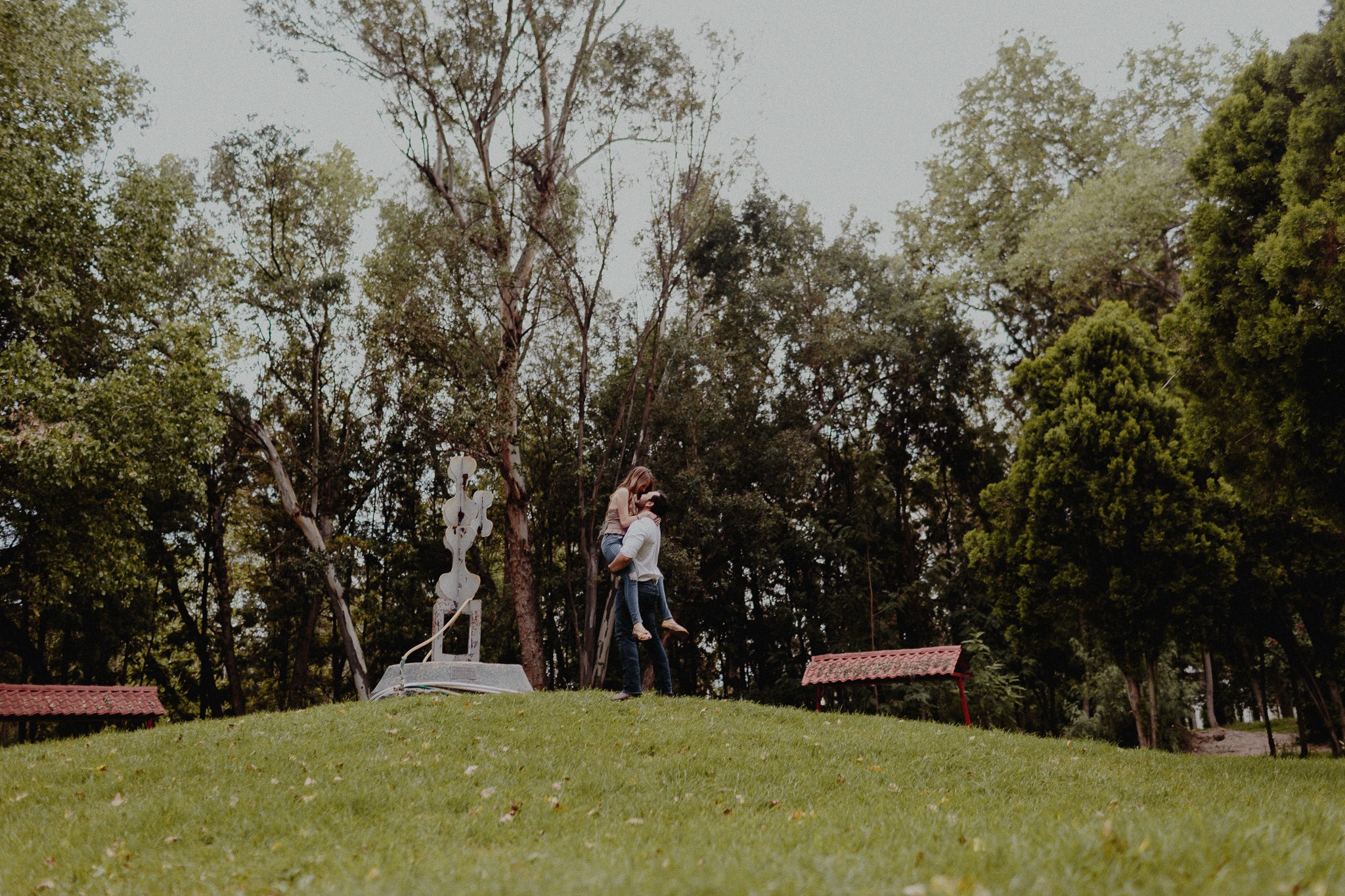 Rebeca y Gabriel: Sesión pre boda en parque Tangamanga. Fotógrafo de bodas