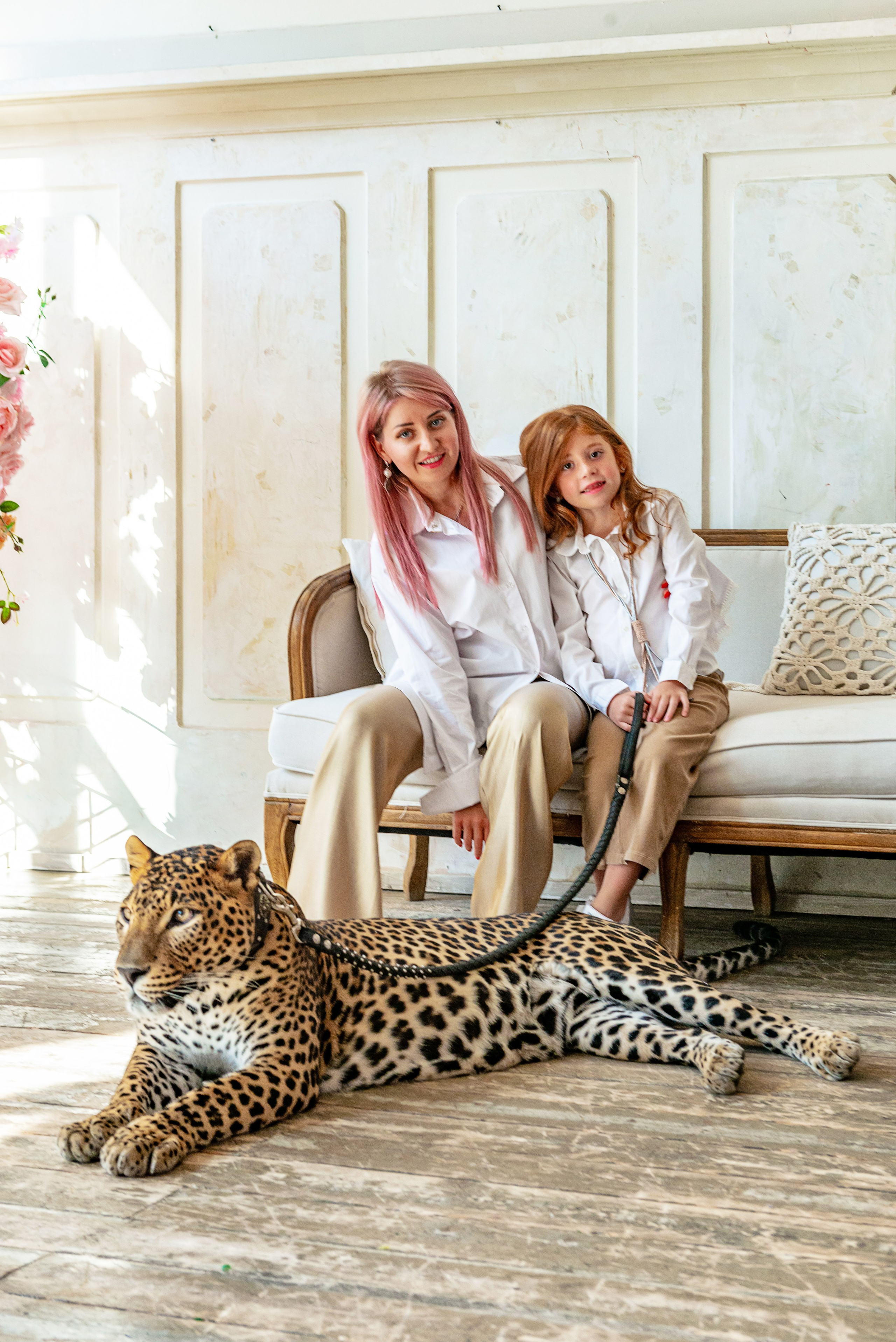 Photosession in the studio with a leopard. PHOTOGRAPHER QUINTANA ROO