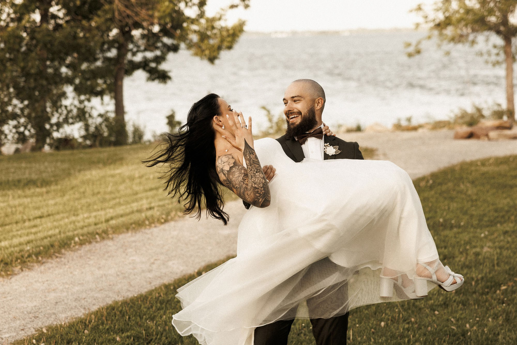 Montreal Intimate Wedding Photographer | Anna Gabitova