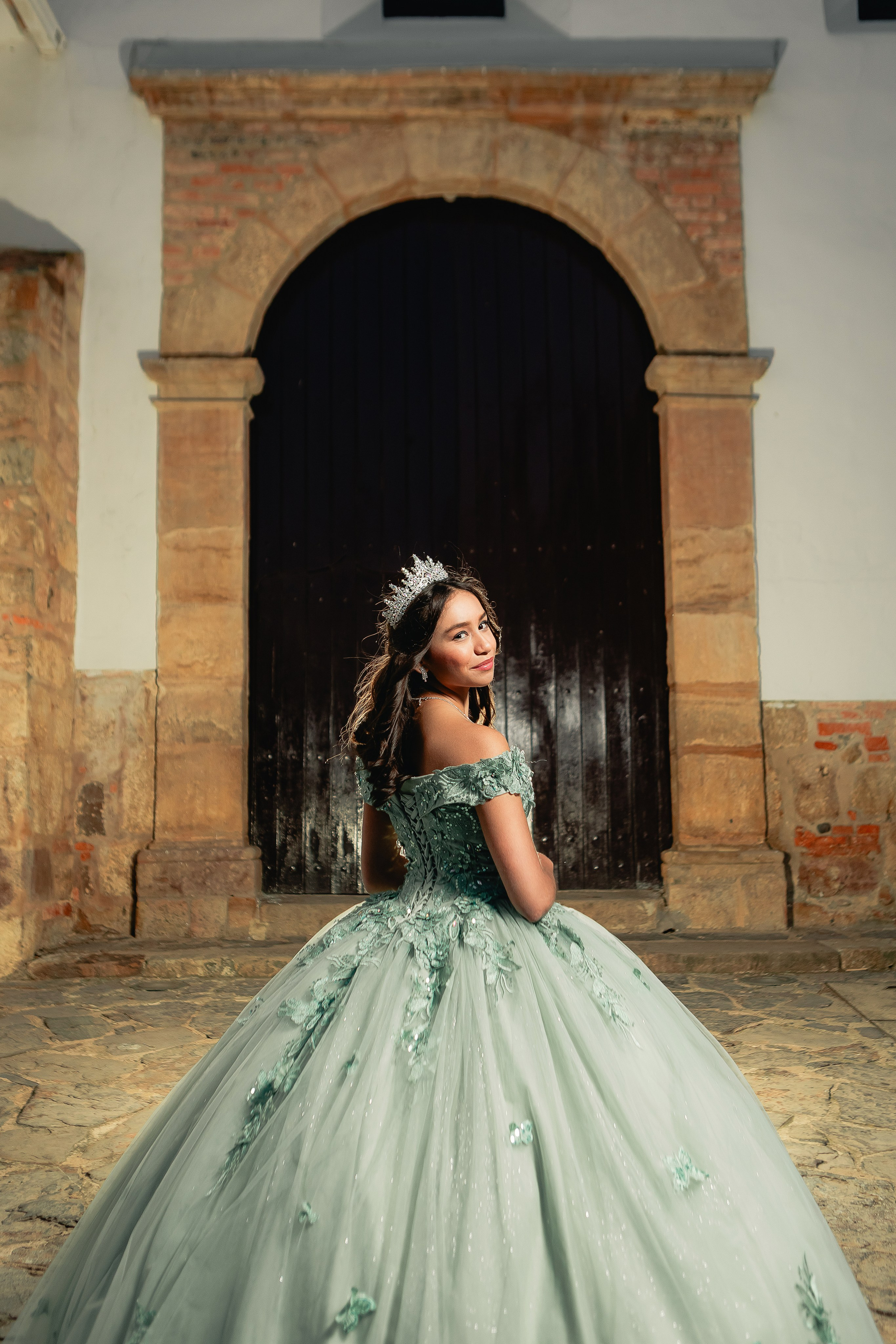 XV LAURA. FOCALMAGIC