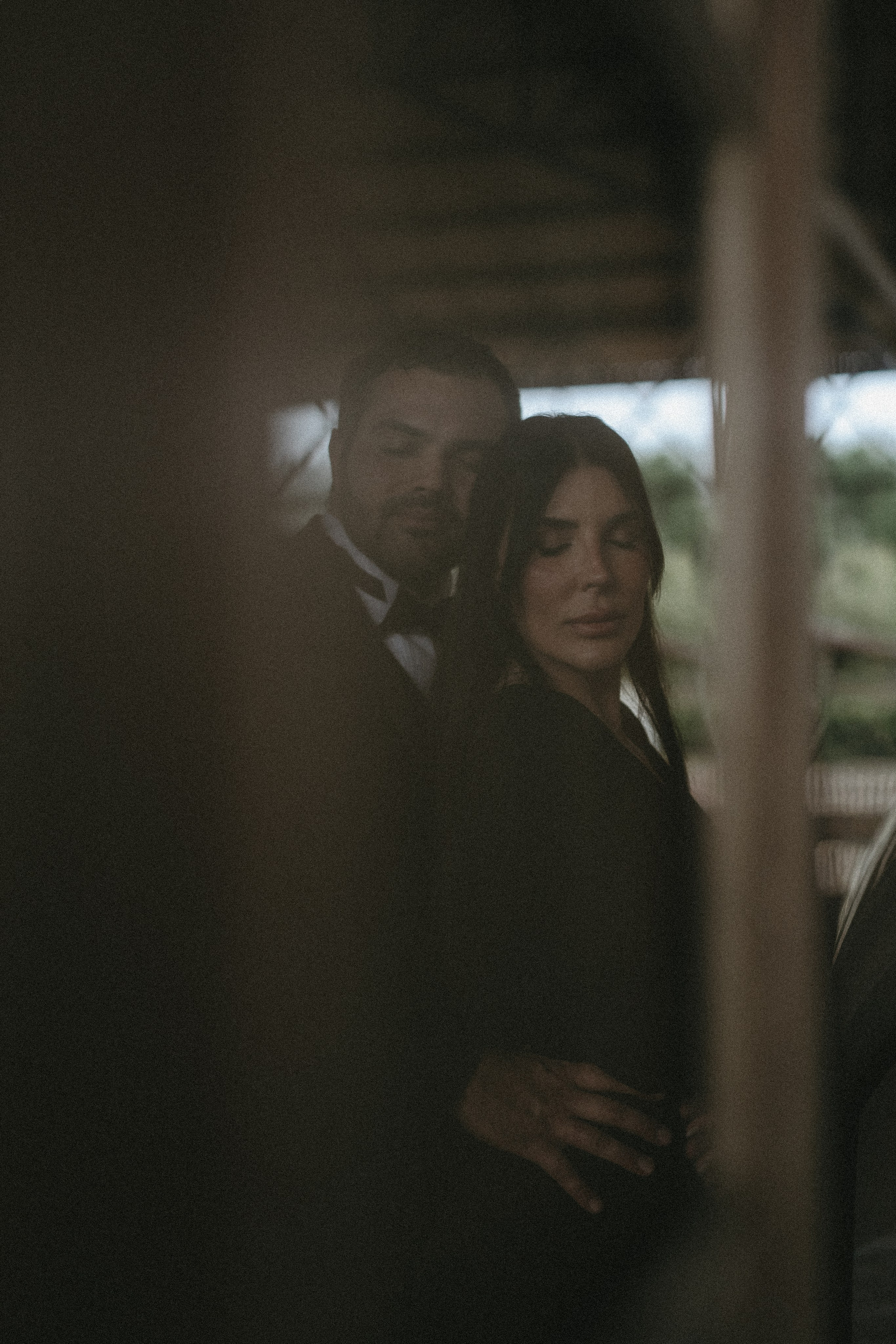 Pré-Wedding Sara e Rafael no Campo em Minas Gerais com Estética Editorial | Edu e Josi Fotografia