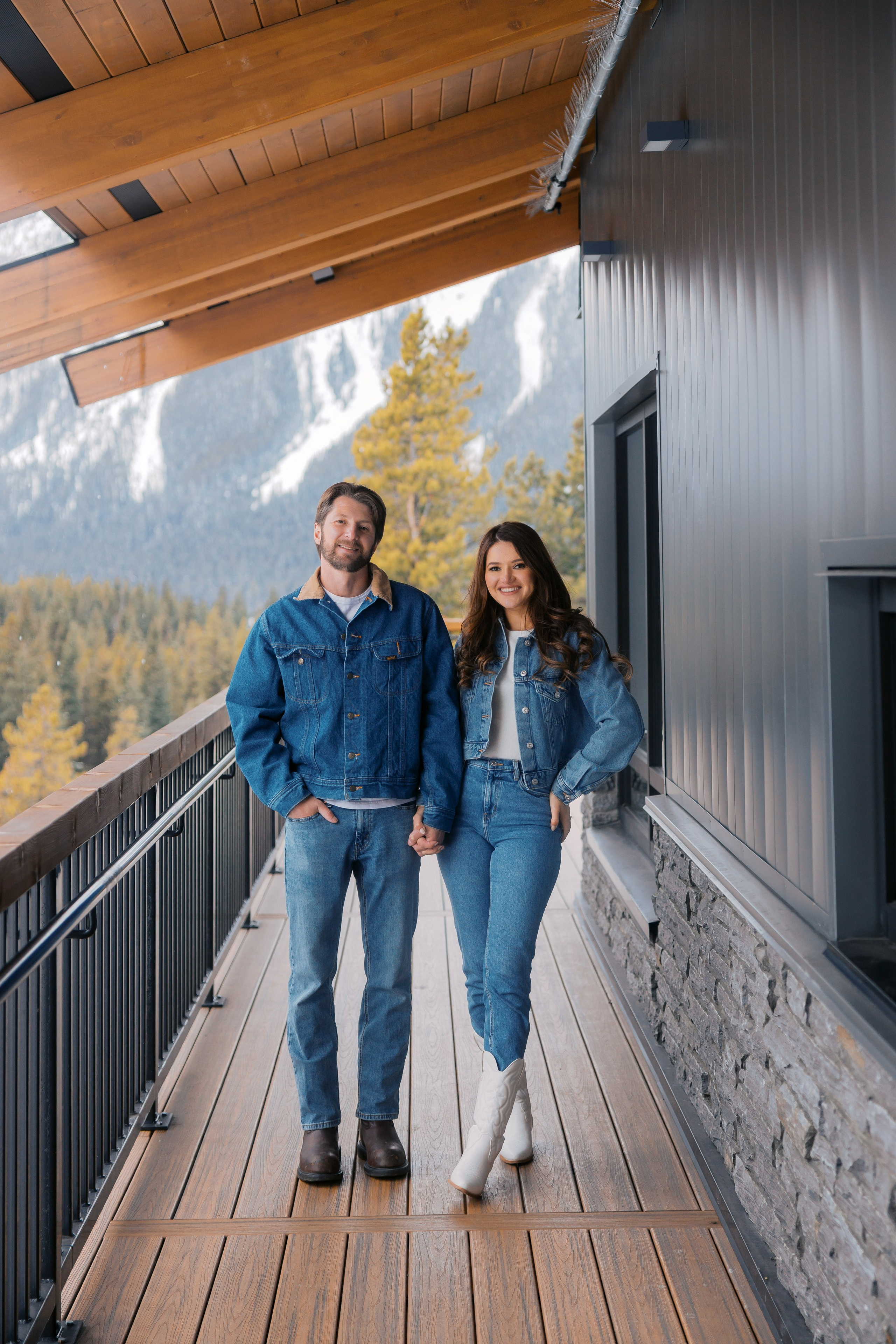 Ski engagement session. Photographer Elvira Hryshchenko