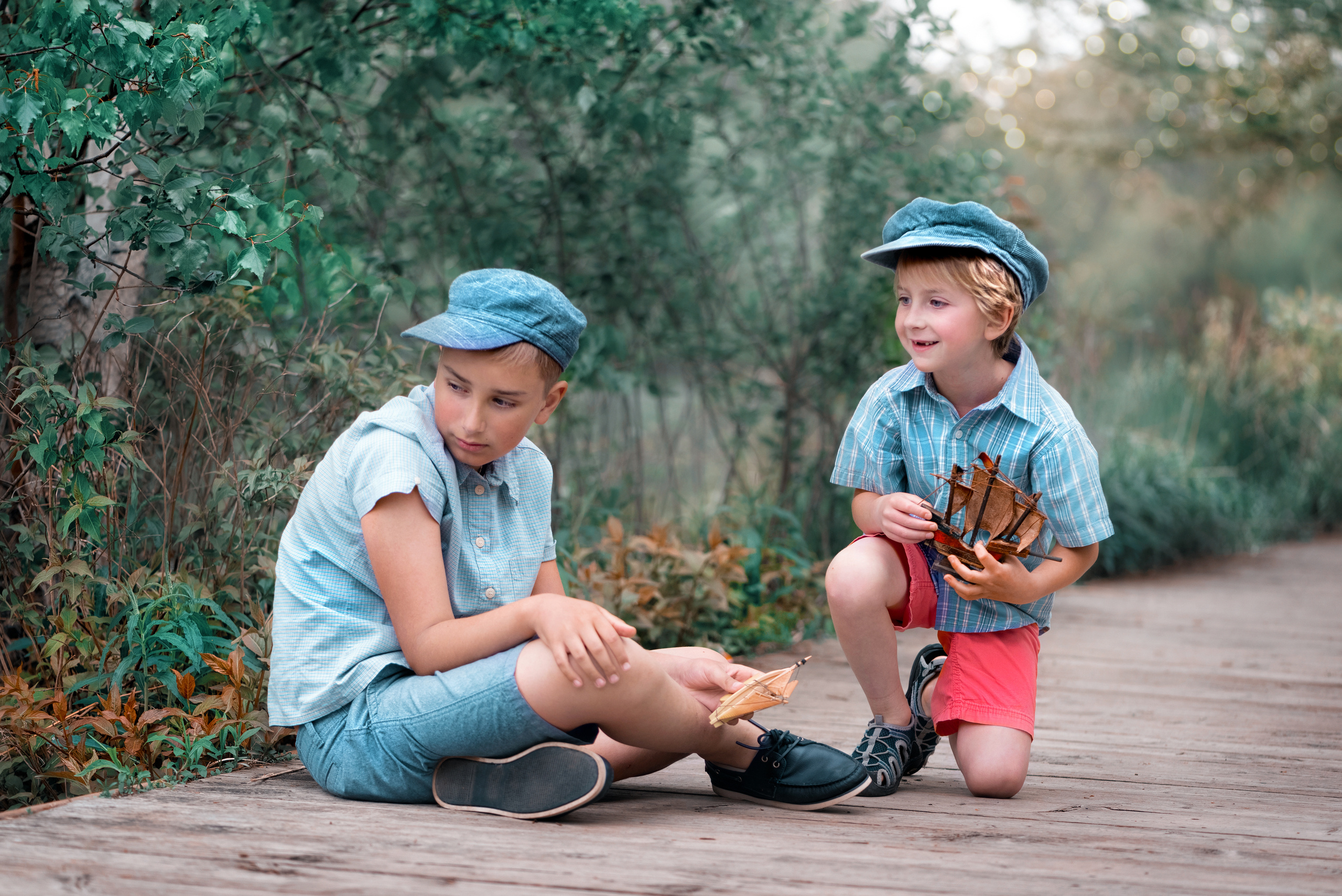 Dreamy evening photoshoot for boys. Playing. Family, children, portrait and fine art Toronto photographer. I delive