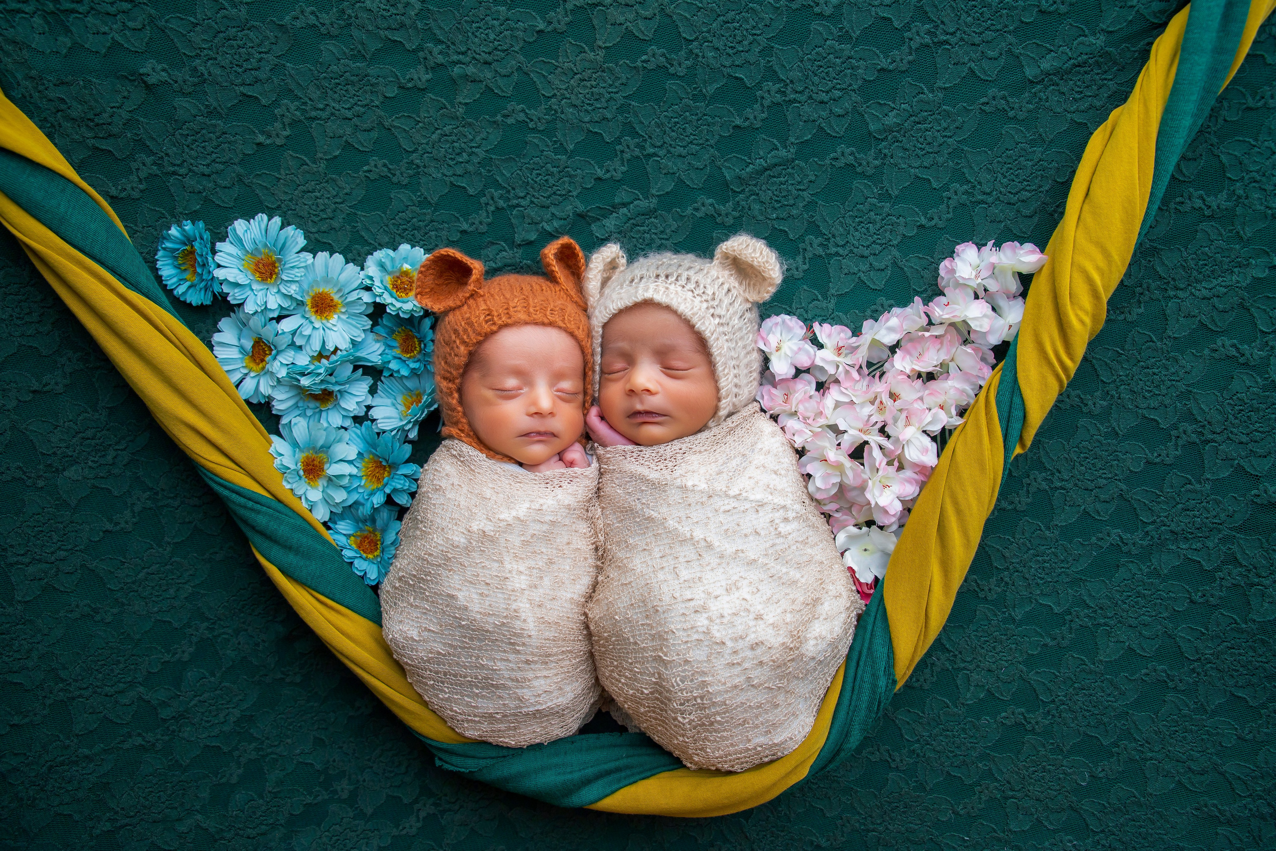 Newborns. Lifestyle and Family Photographer Faryal Saeed