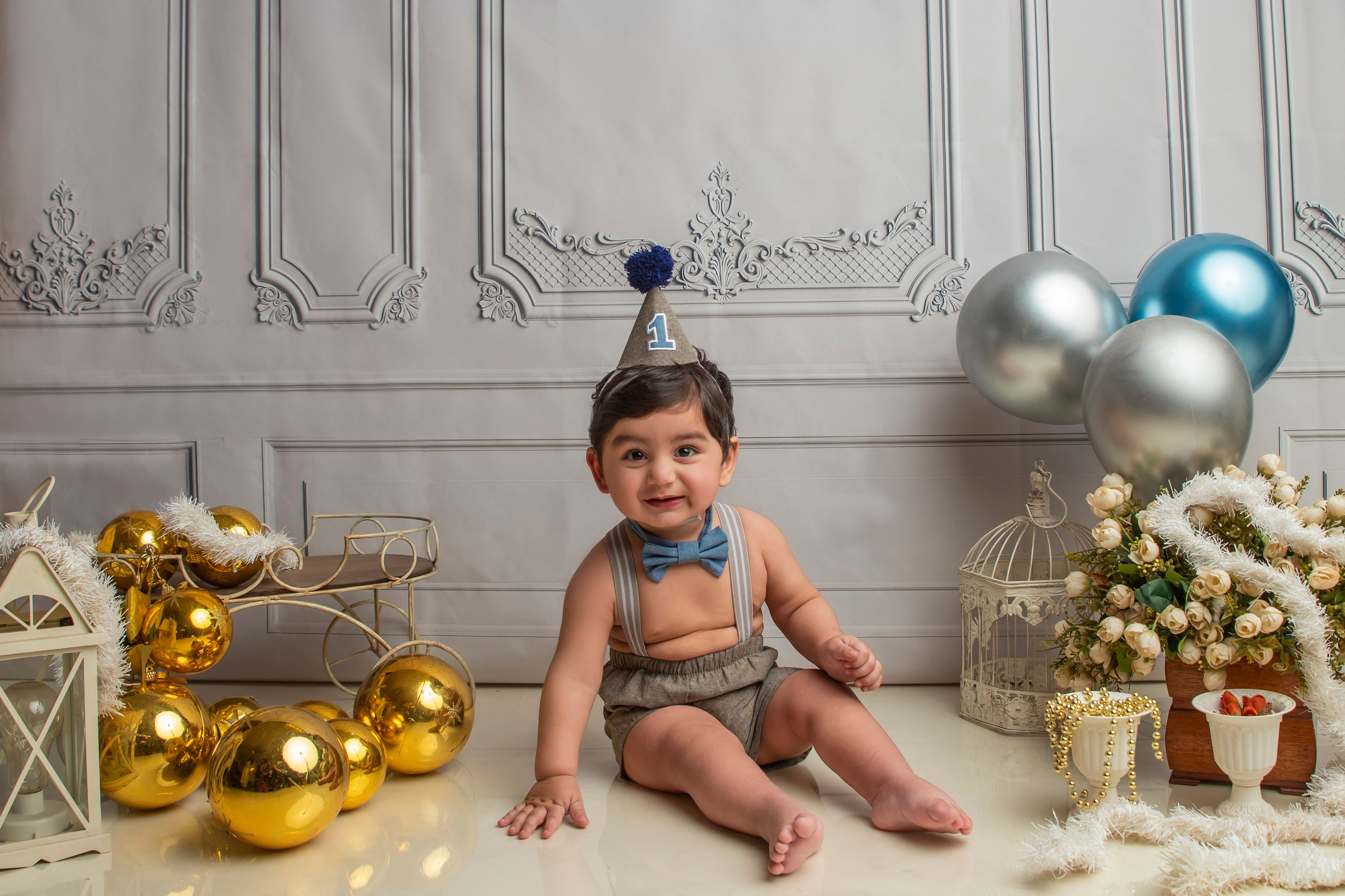Cake Smash. Lifestyle and Family Photographer Faryal Saeed