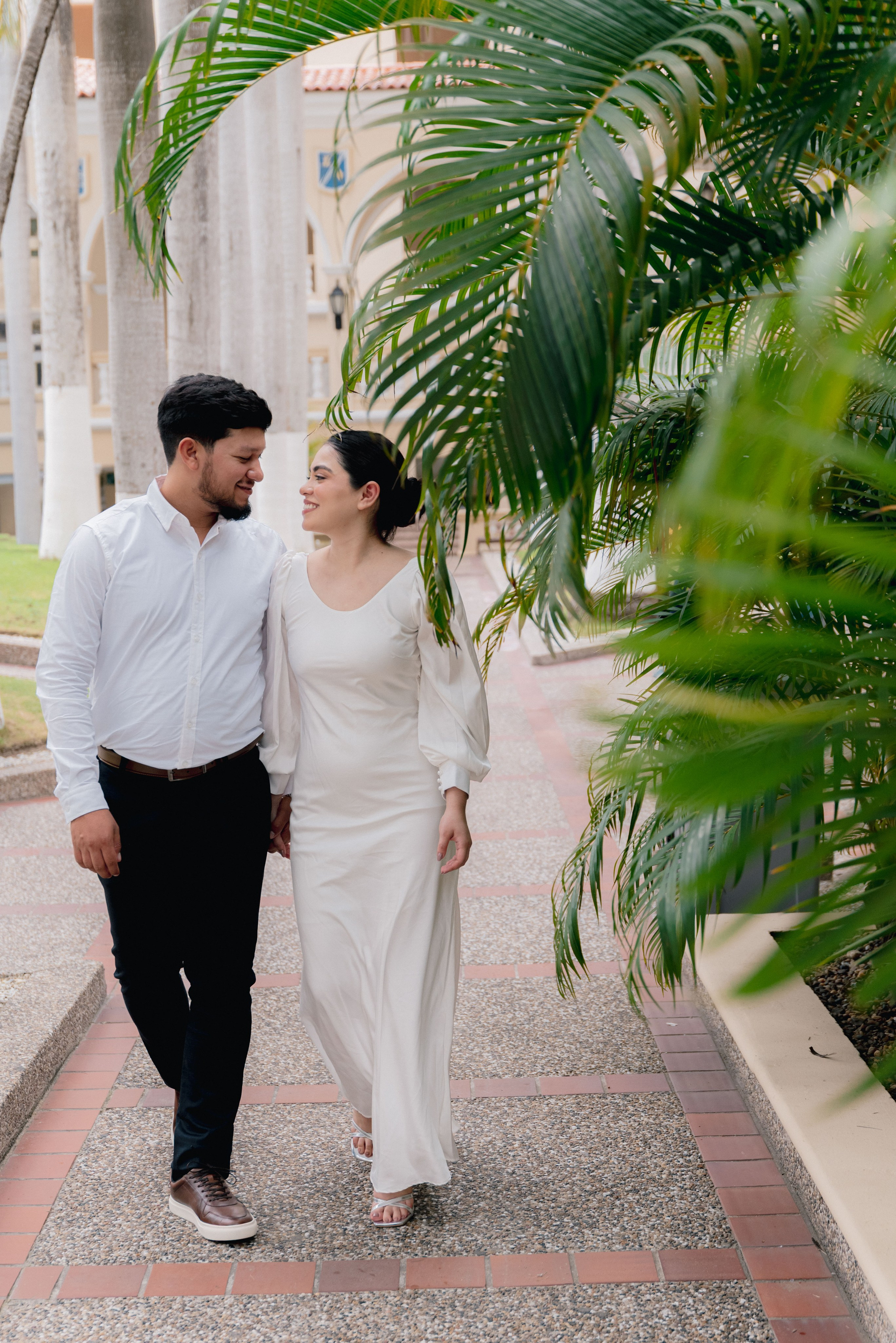 Pre-wedding at Icononic Hotel El Prado in Barranquilla, Colombia. Fotógrafos de bodas en Barranquilla, Cartagena y Santa Marta | BanderArt