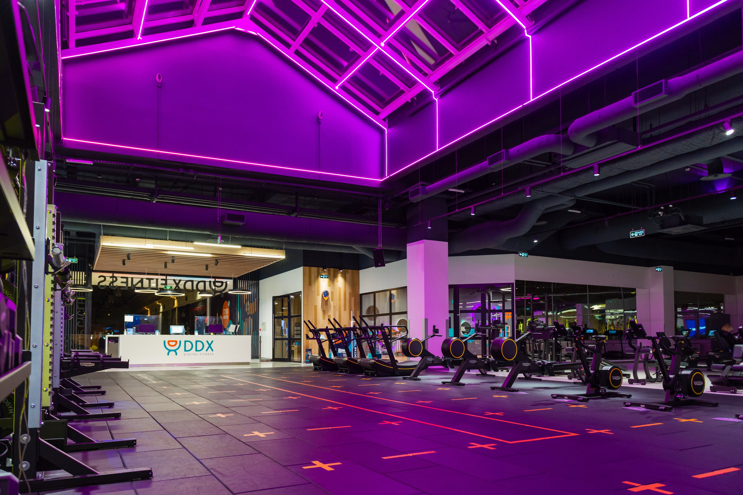 Фитнес-клуб DDX Fitness в ТЦ Июнь Мытищи. PHOTOGRAPHER QUINTANA ROO