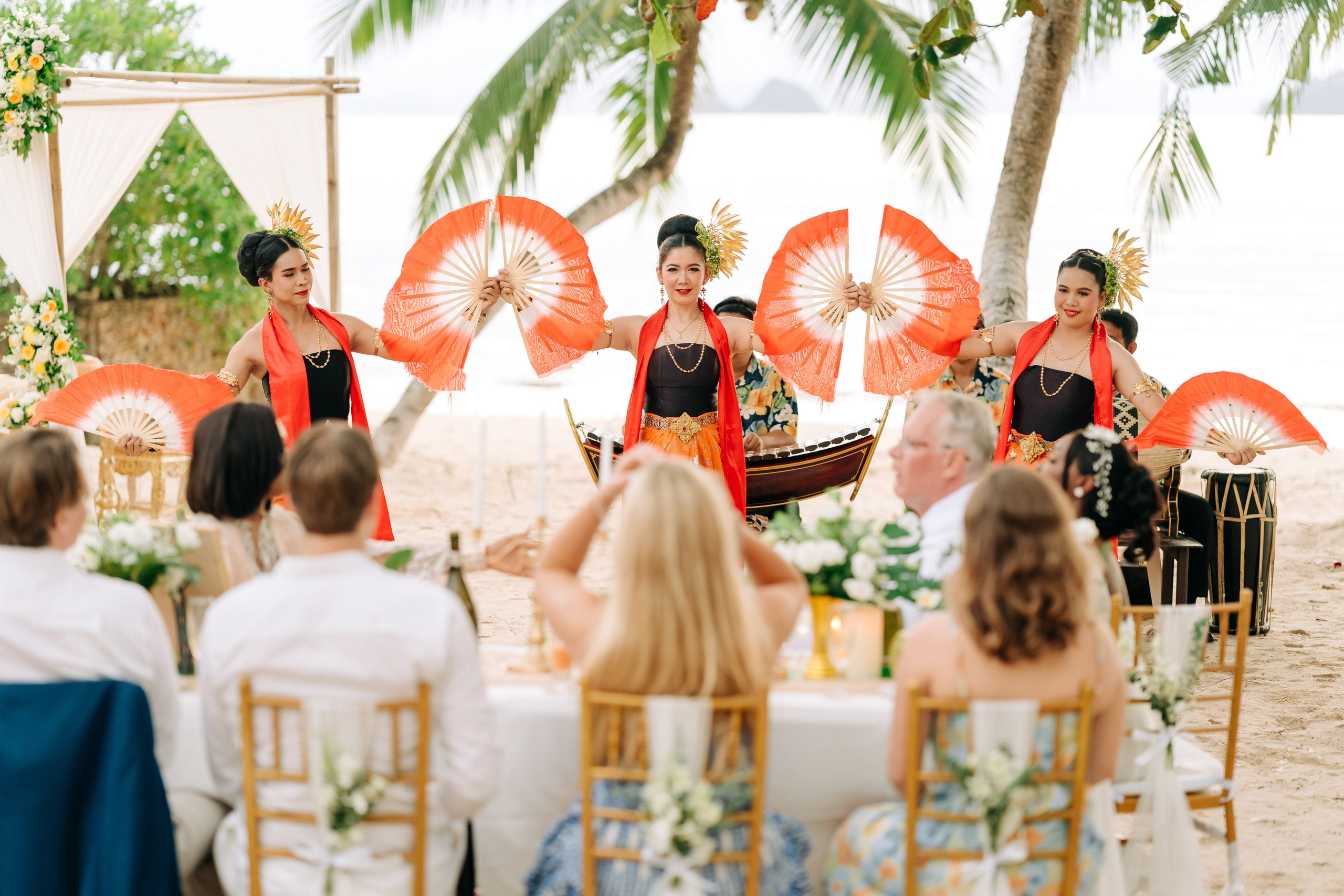 With guests. Wedding planner Magic Day Co