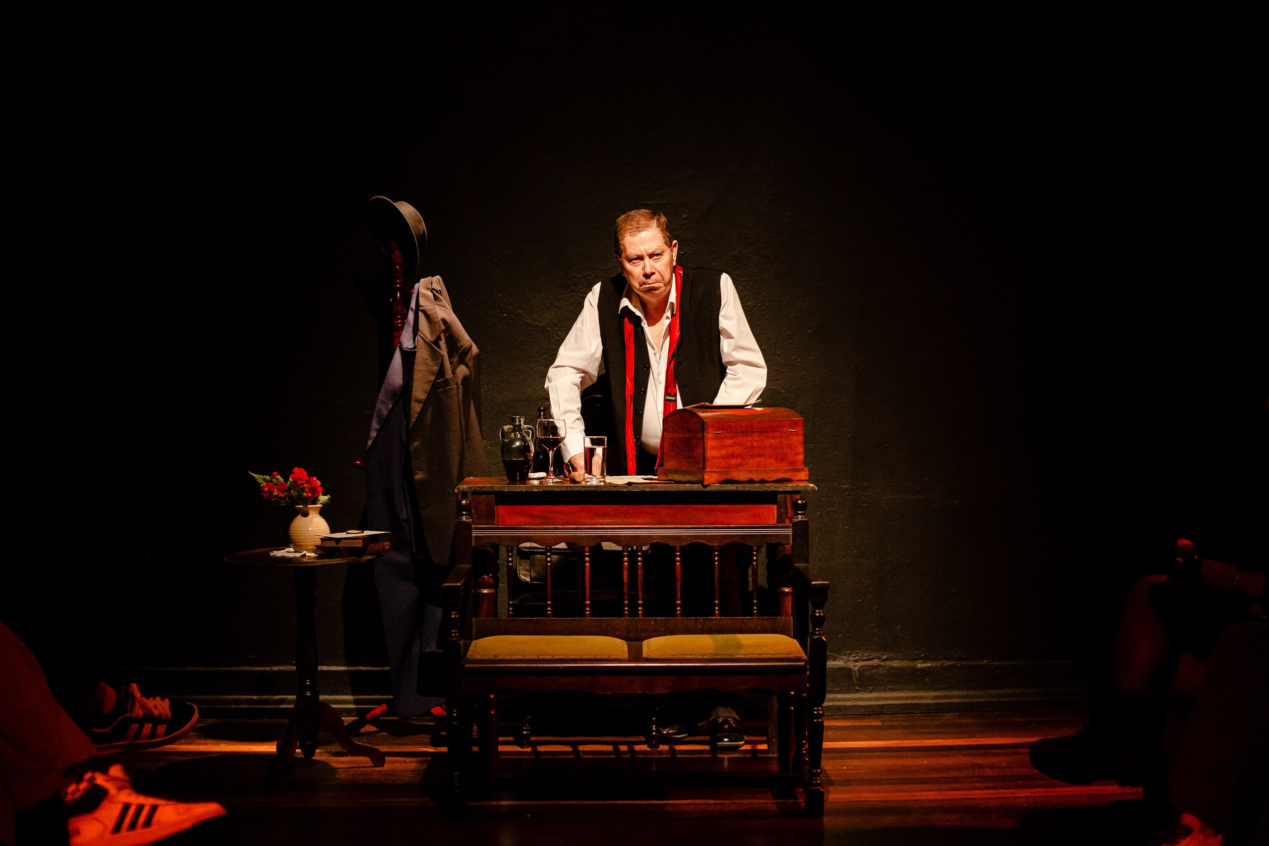 Fotografia de espetáculo teatral As Pessoas de Minha Pessoa do Valentim Schmoeler