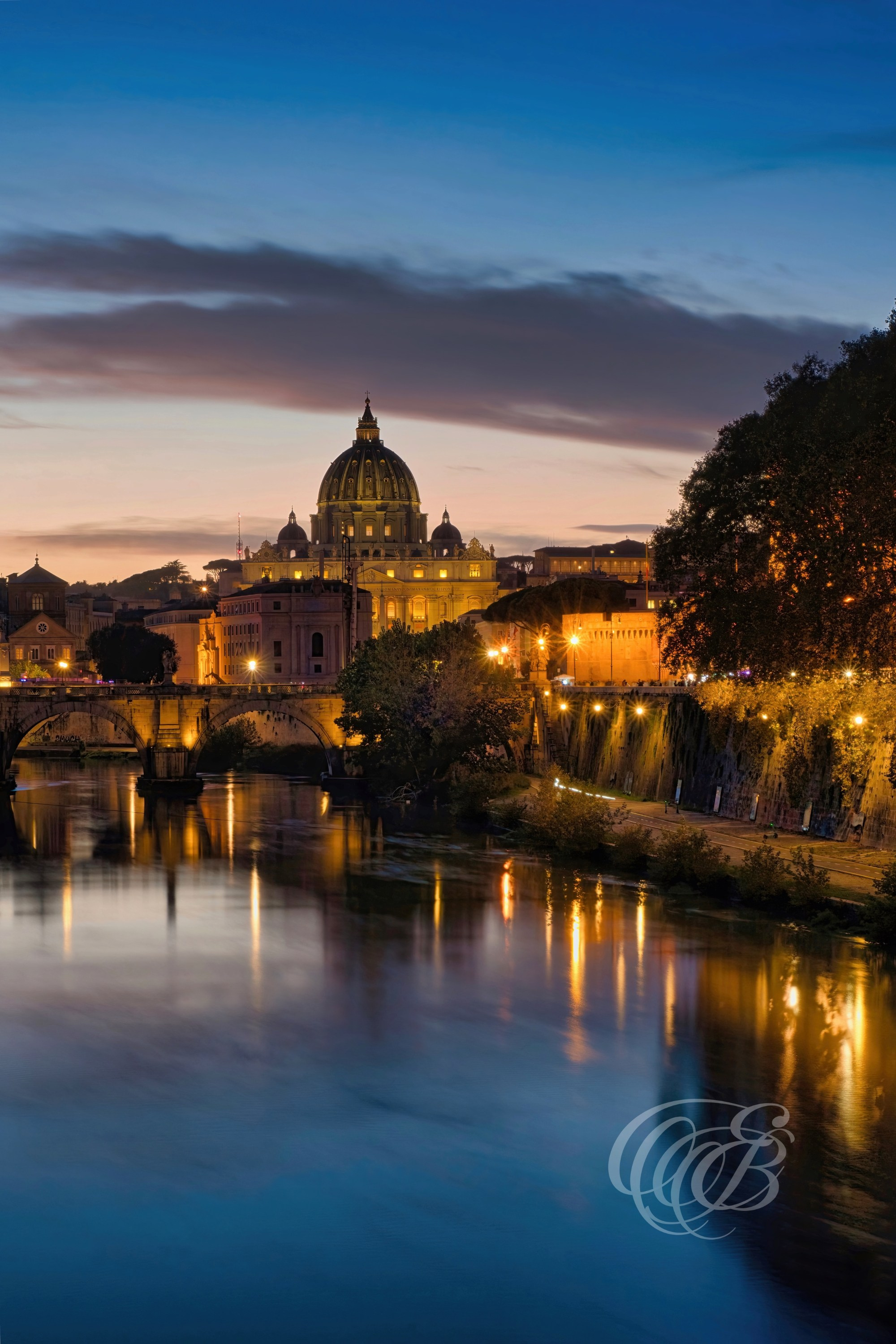 ITALY TRAVEL PHOTOGRAPHY – ITALY – ROME — Sunset on Ponte Sant’Angelo — Historic bridge over the Tiber River leading to Castel Sant’Angelo, featuring Baroque angel sculptures and evening light, Rome, Italy — Eduardo Bartoli Photography.