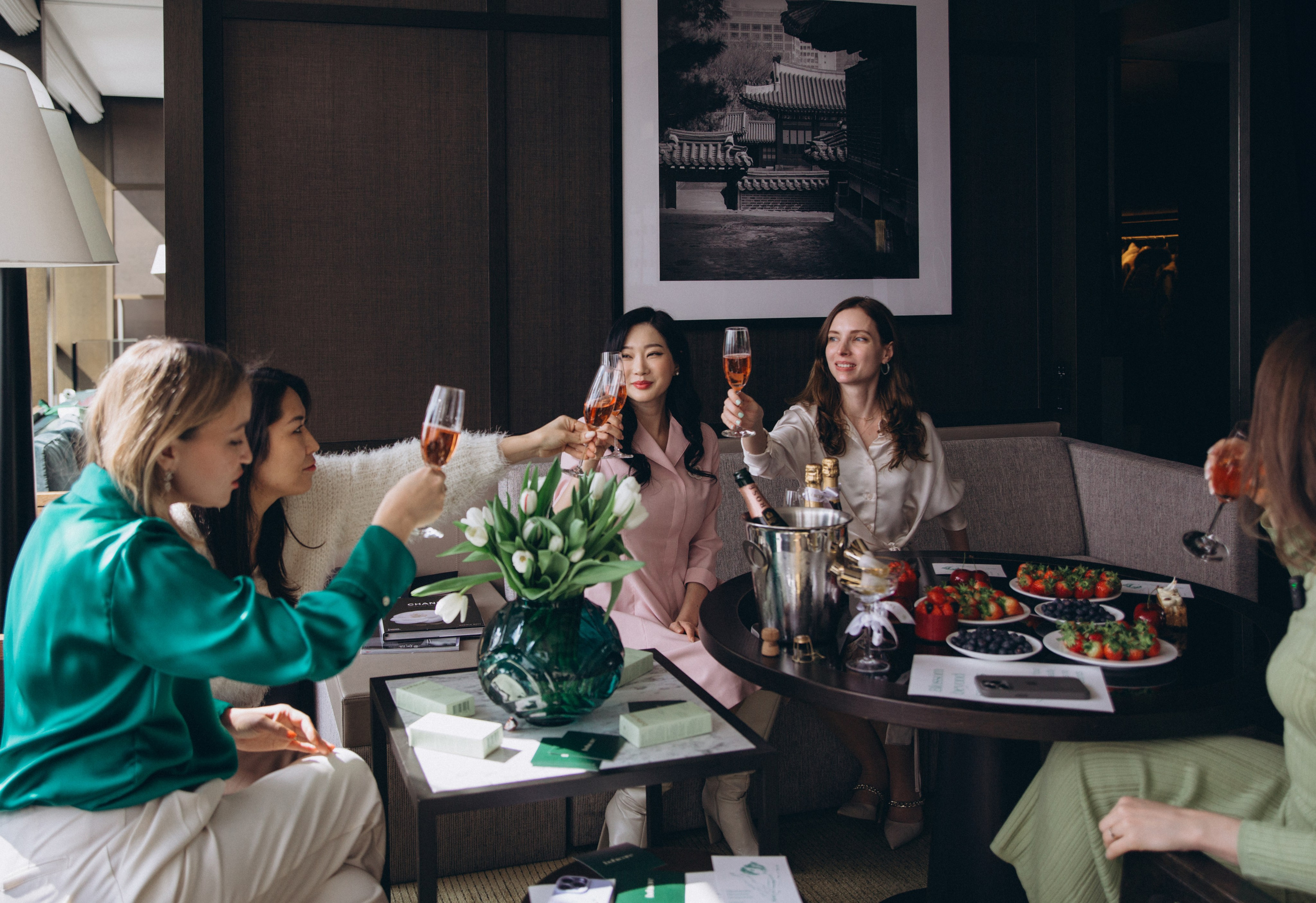 Grand Hyatt Seoul (bohicare). Portrait photographer in South Korea Olga Lian