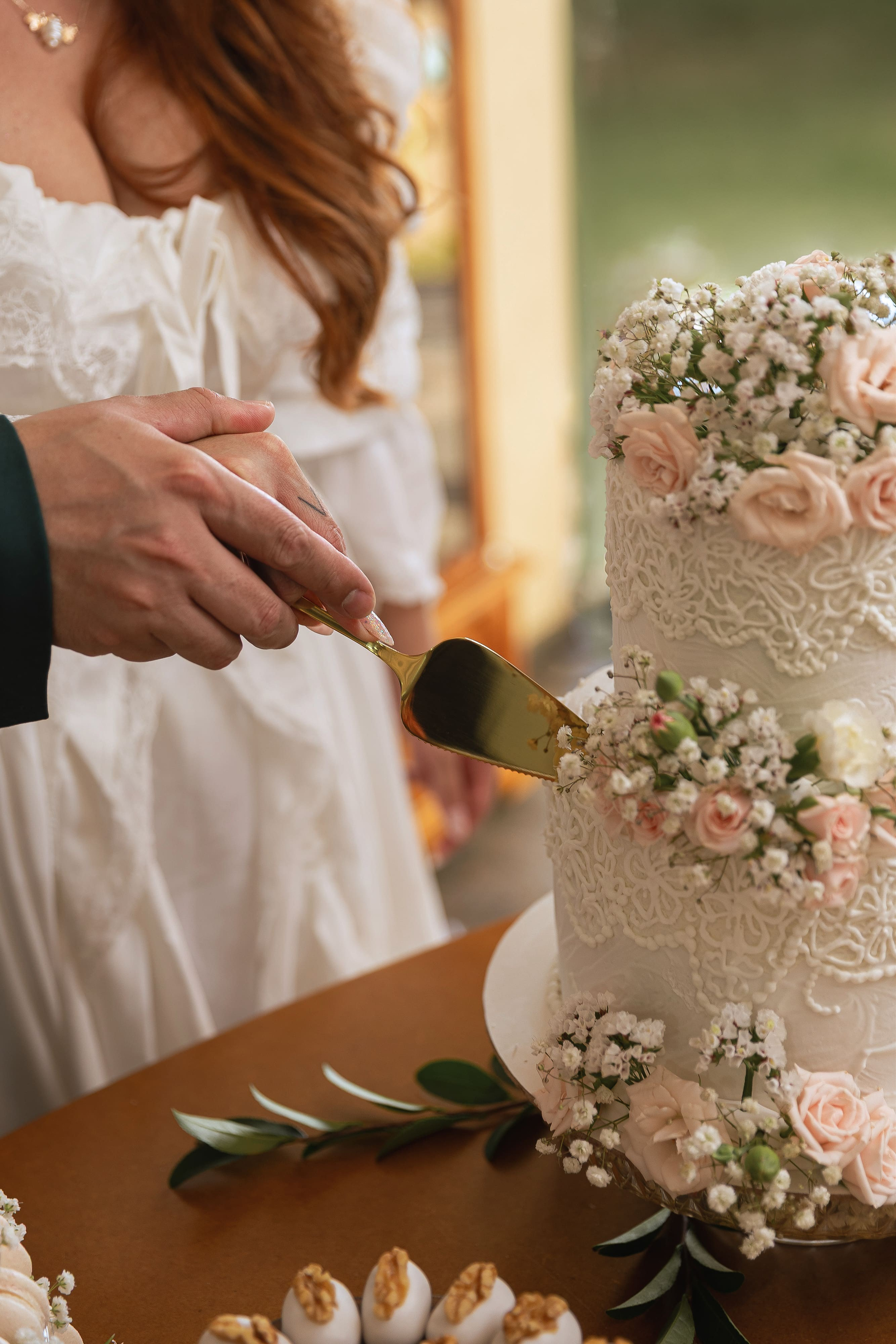 Fotógrafa de casamento em São Paulo, registrando cerimônia, celebração e momentos espontâneos com autenticidade. Fotografias para reviver cada emoção do casamento.