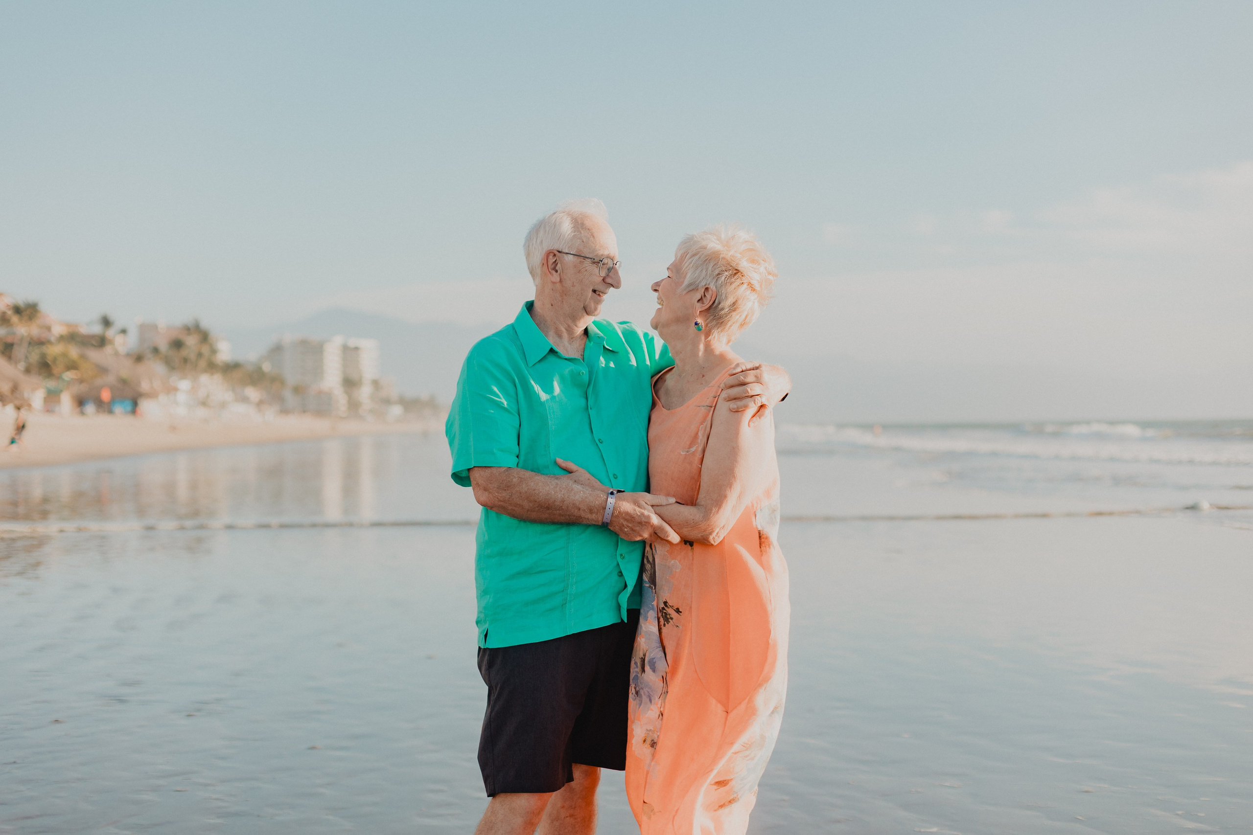 Laughter, Sand, and Sea: A Family Session in Nuevo Vallarta. Fotógrafo de Bodas en Puerto Vallarta y Riviera Nayarit | VL photo & film
