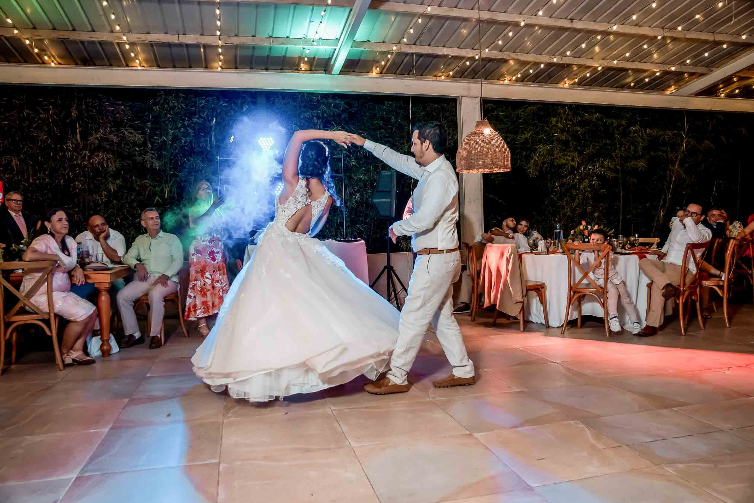 Boda en Cali. Hacienda Entre Rios - Daniela & Rodrigo. Karen Ortiz Photography / Fotógrafo profesional en Cali - Colombia