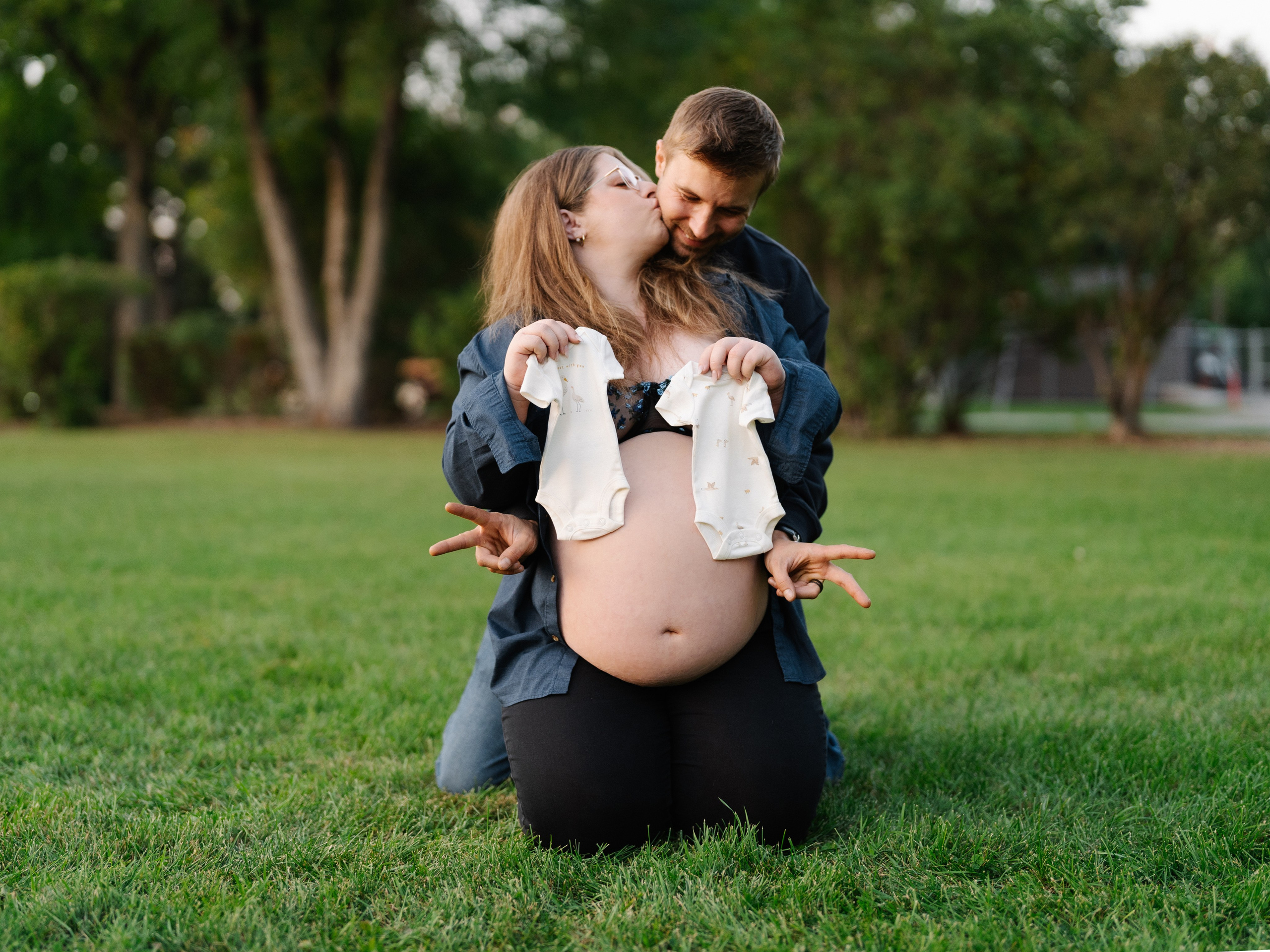 Maya and Arthur. Pregnancy & Love. Photographer Viktoriia Skavronskaya