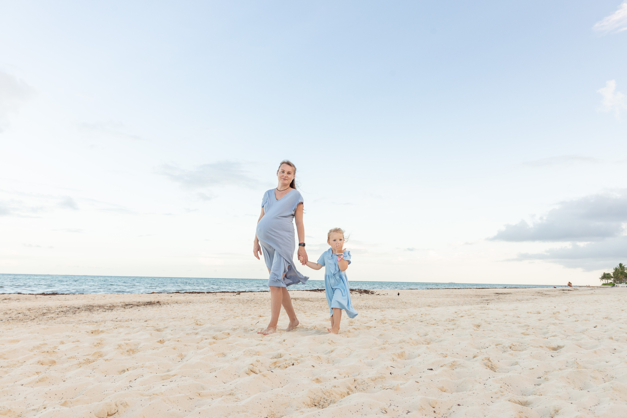 Family Maternity Photoshoot: Waiting for a New Miracle. PHOTOGRAPHER QUINTANA ROO