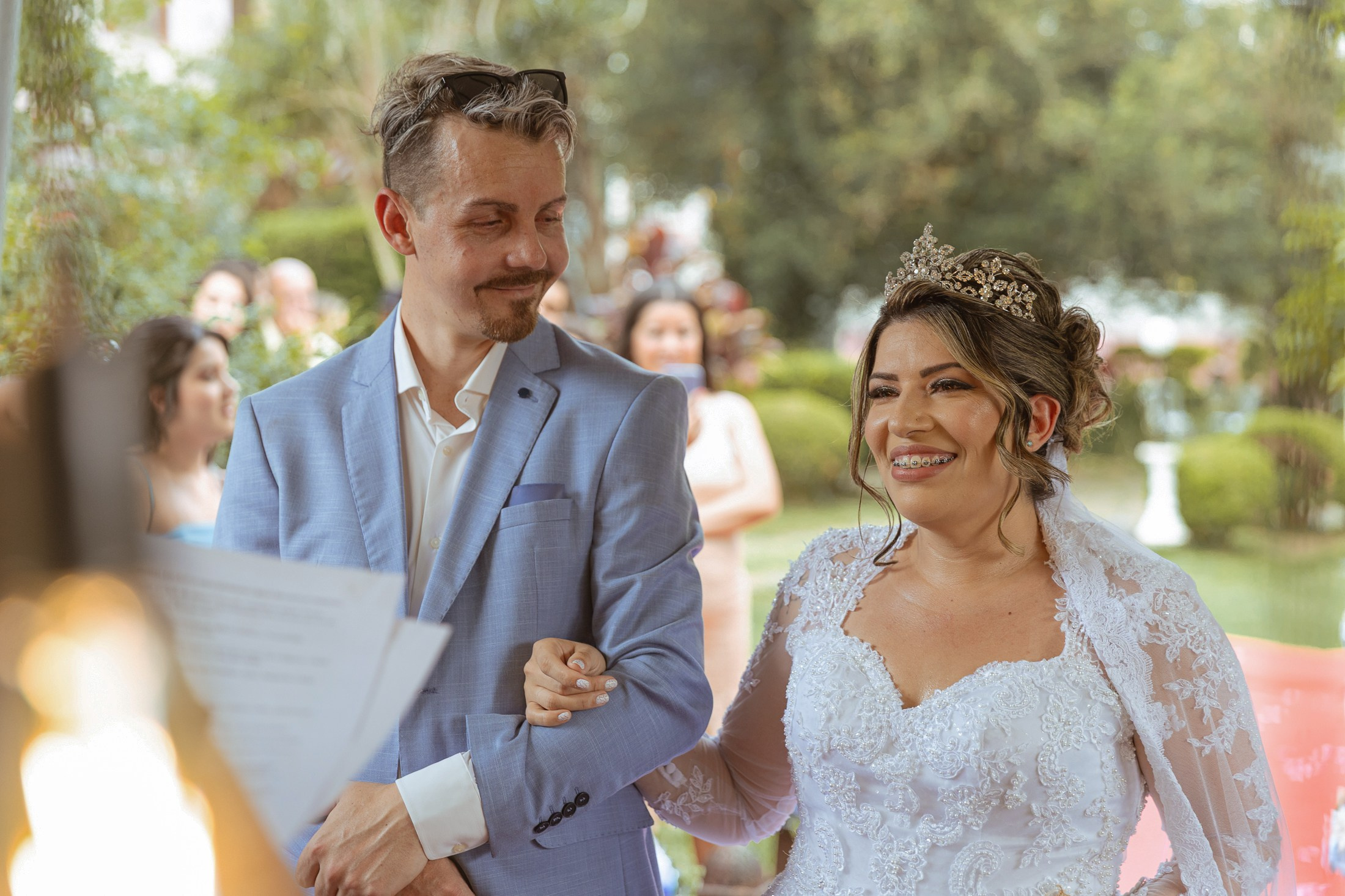 Ensaio e fotografia de casamento em São Paulo com registros naturais e emocionantes. Cada detalhe, abraço e olhar se transforma em uma lembrança especial do grande dia.