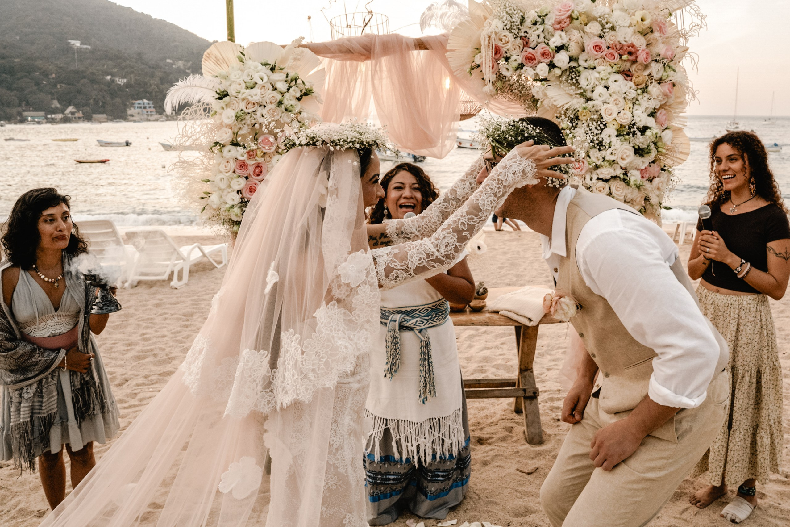 Mar + Issac. Elopement & Lifestyle Wedding Documentary Photographer