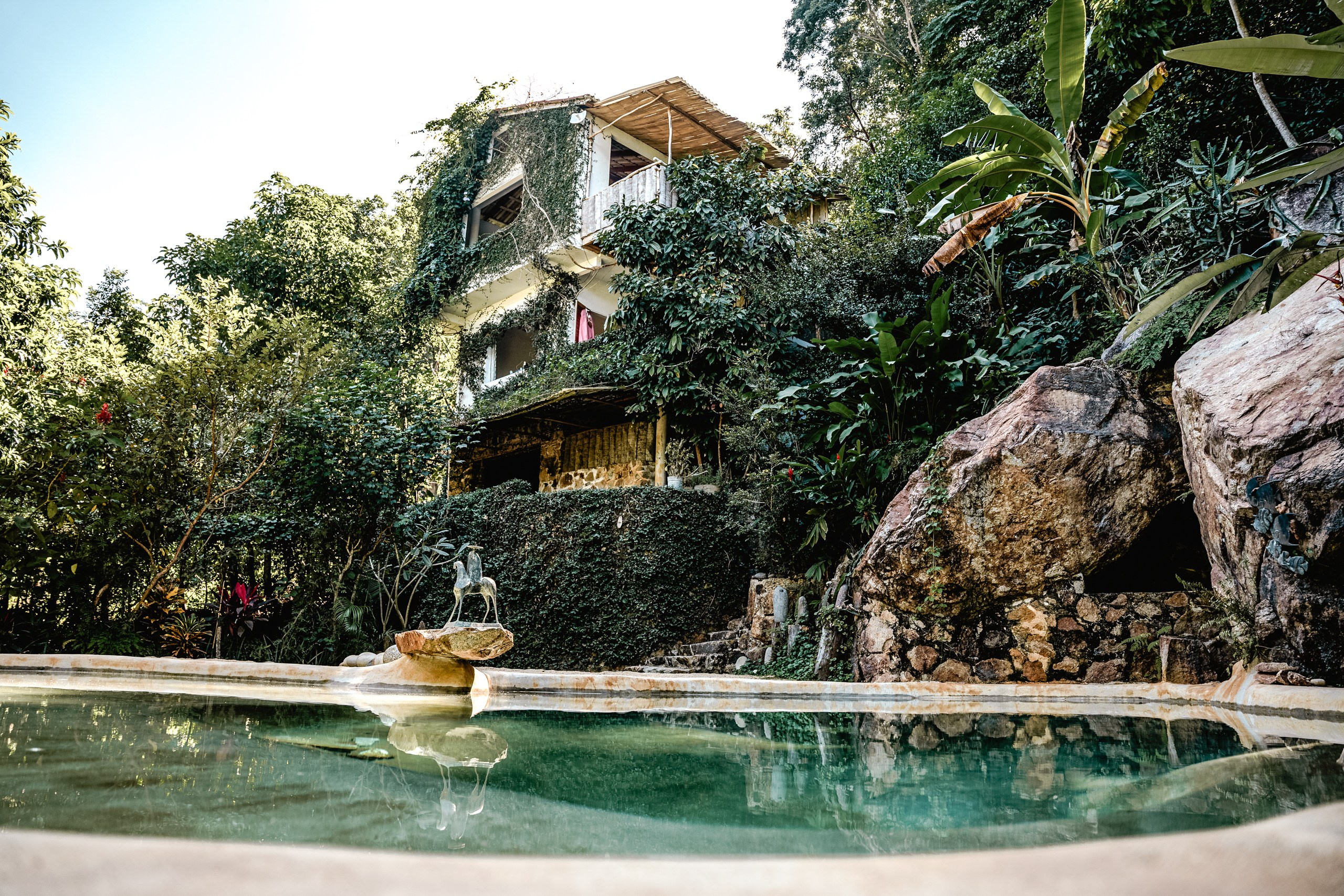 Mar + Issac. Elopement & Lifestyle Wedding Documentary Photographer