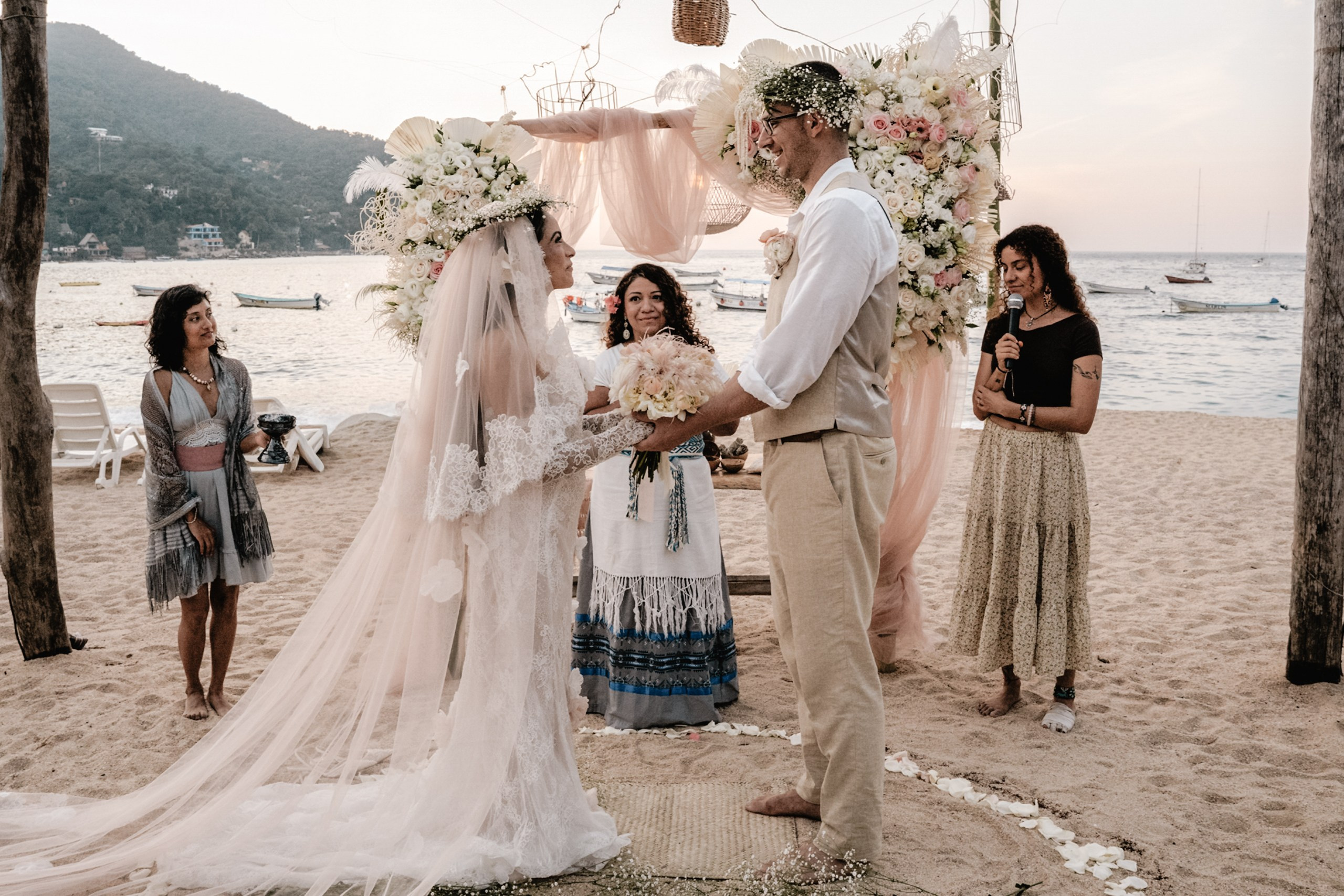 Mar + Issac. Elopement & Lifestyle Wedding Documentary Photographer