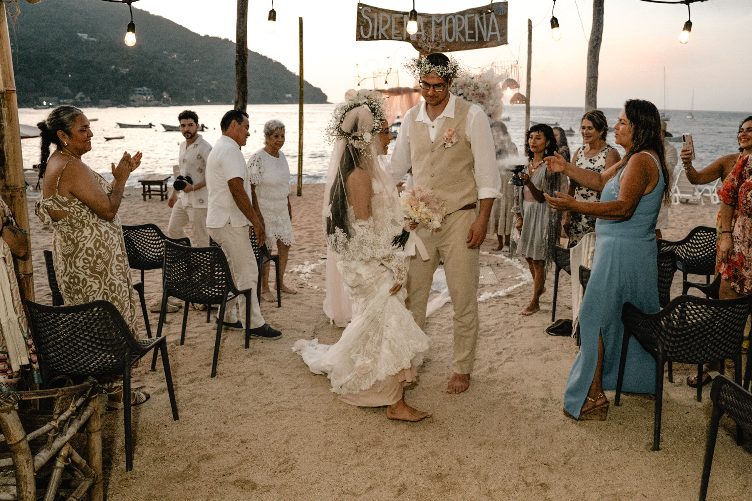 Mar + Issac. Elopement & Lifestyle Wedding Documentary Photographer