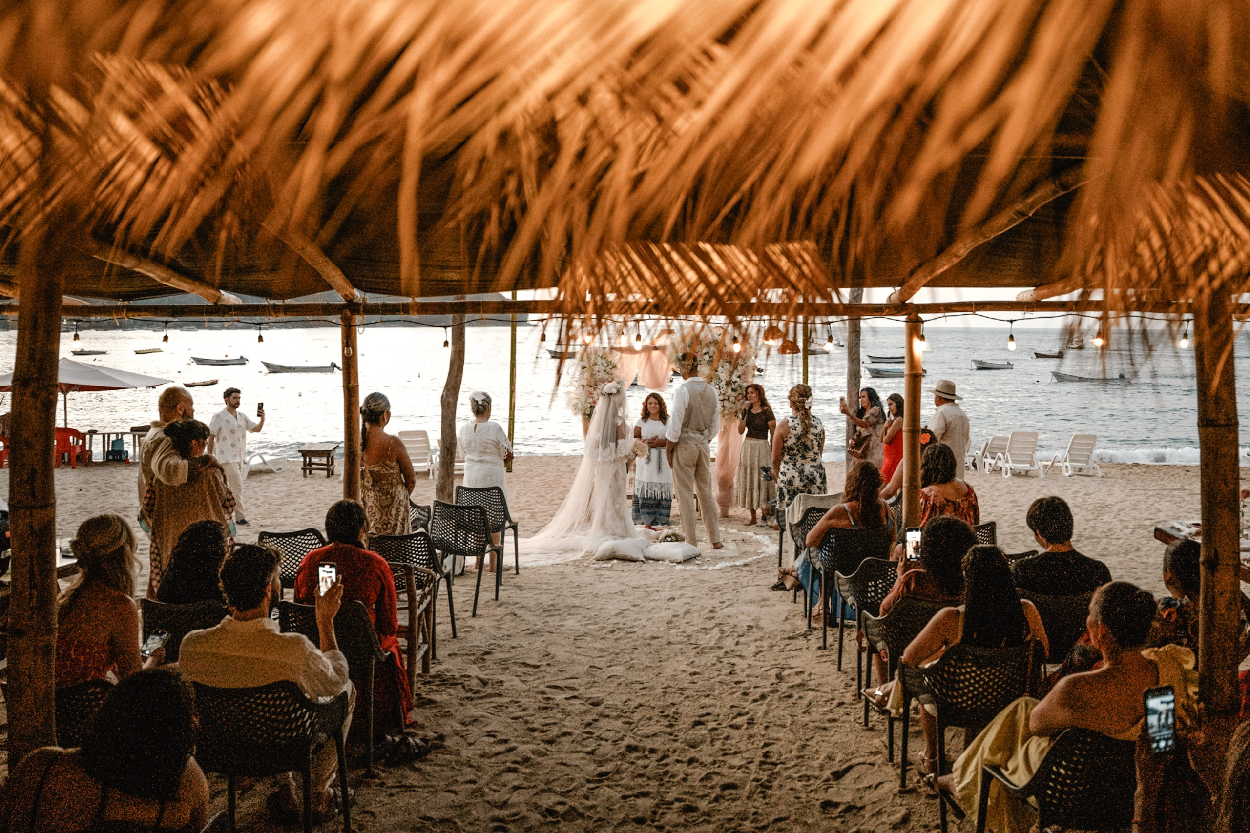 Mar + Issac. Elopement & Lifestyle Wedding Documentary Photographer