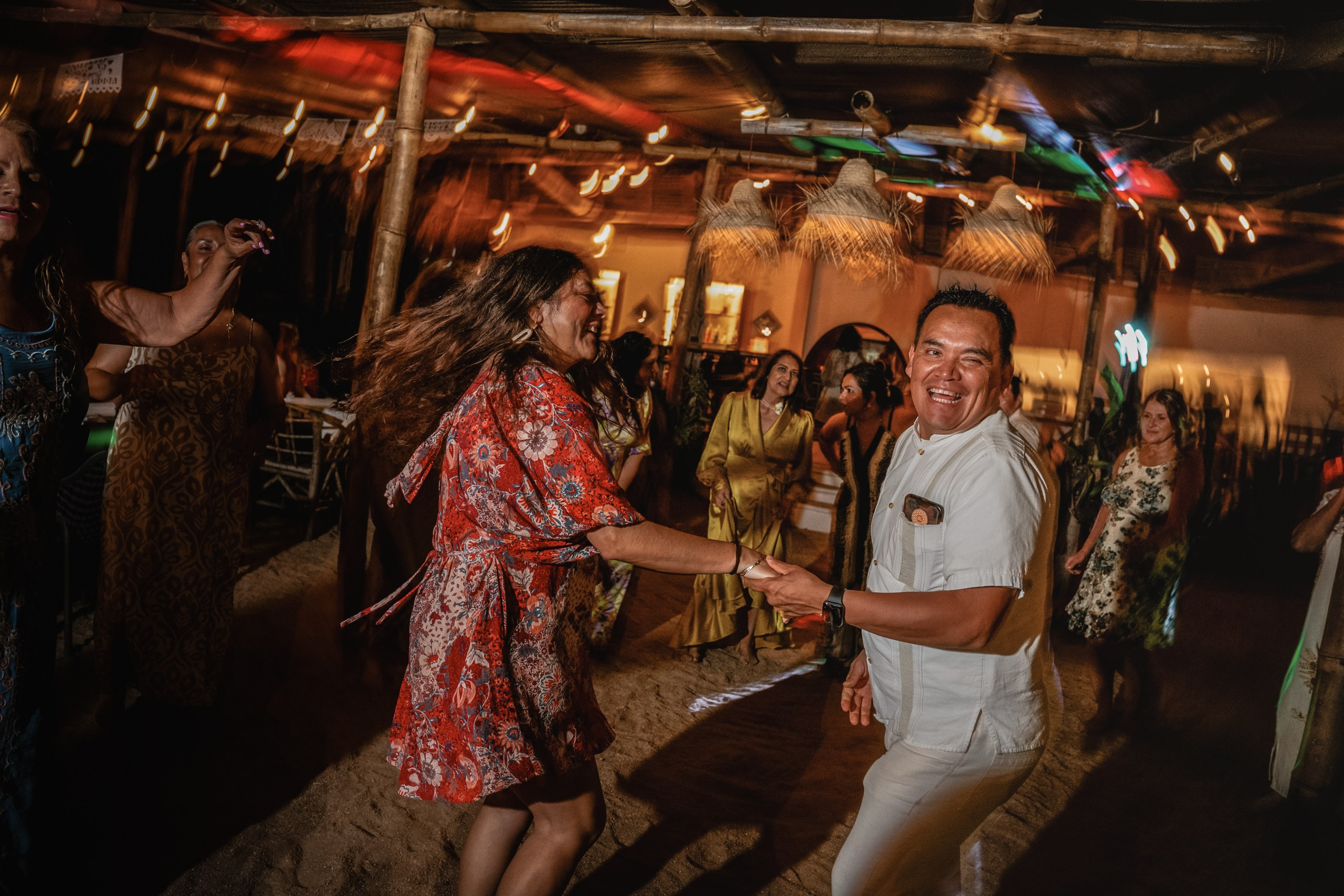 Mar + Issac. Elopement & Lifestyle Wedding Documentary Photographer