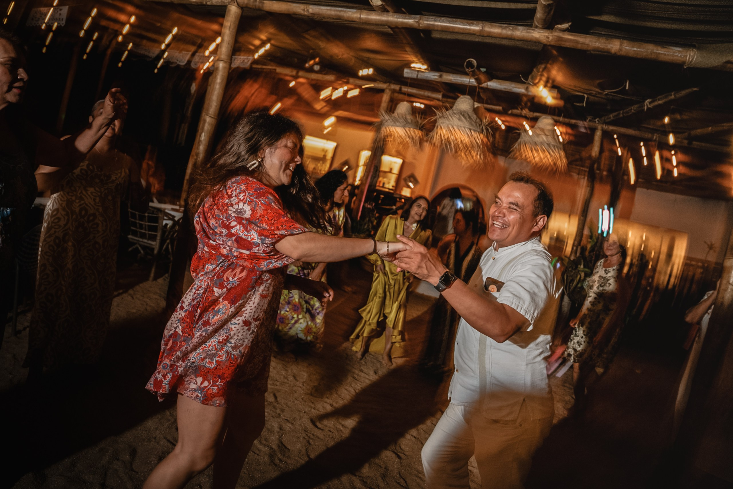 Mar + Issac. Elopement & Lifestyle Wedding Documentary Photographer