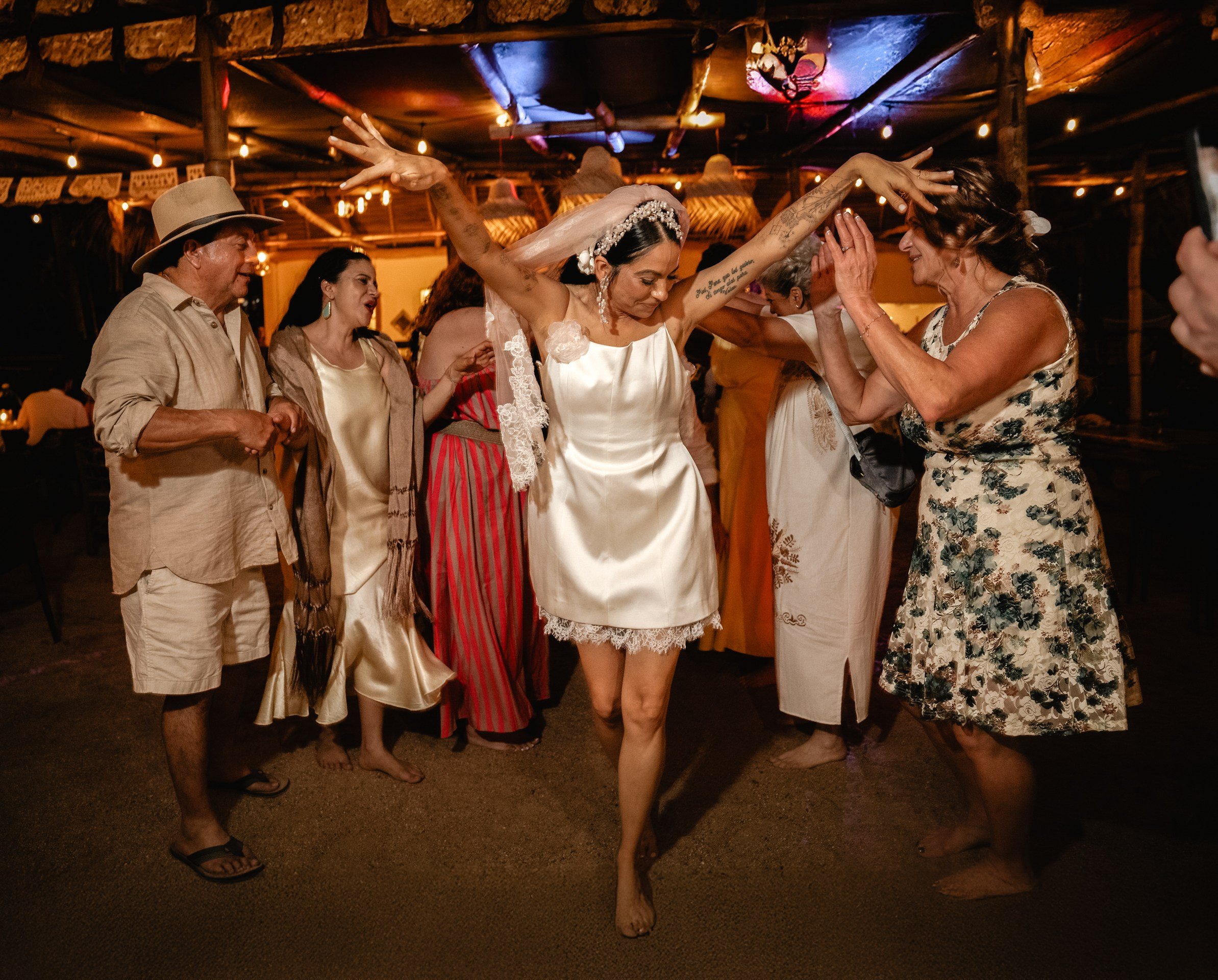 Mar + Issac. Elopement & Lifestyle Wedding Documentary Photographer