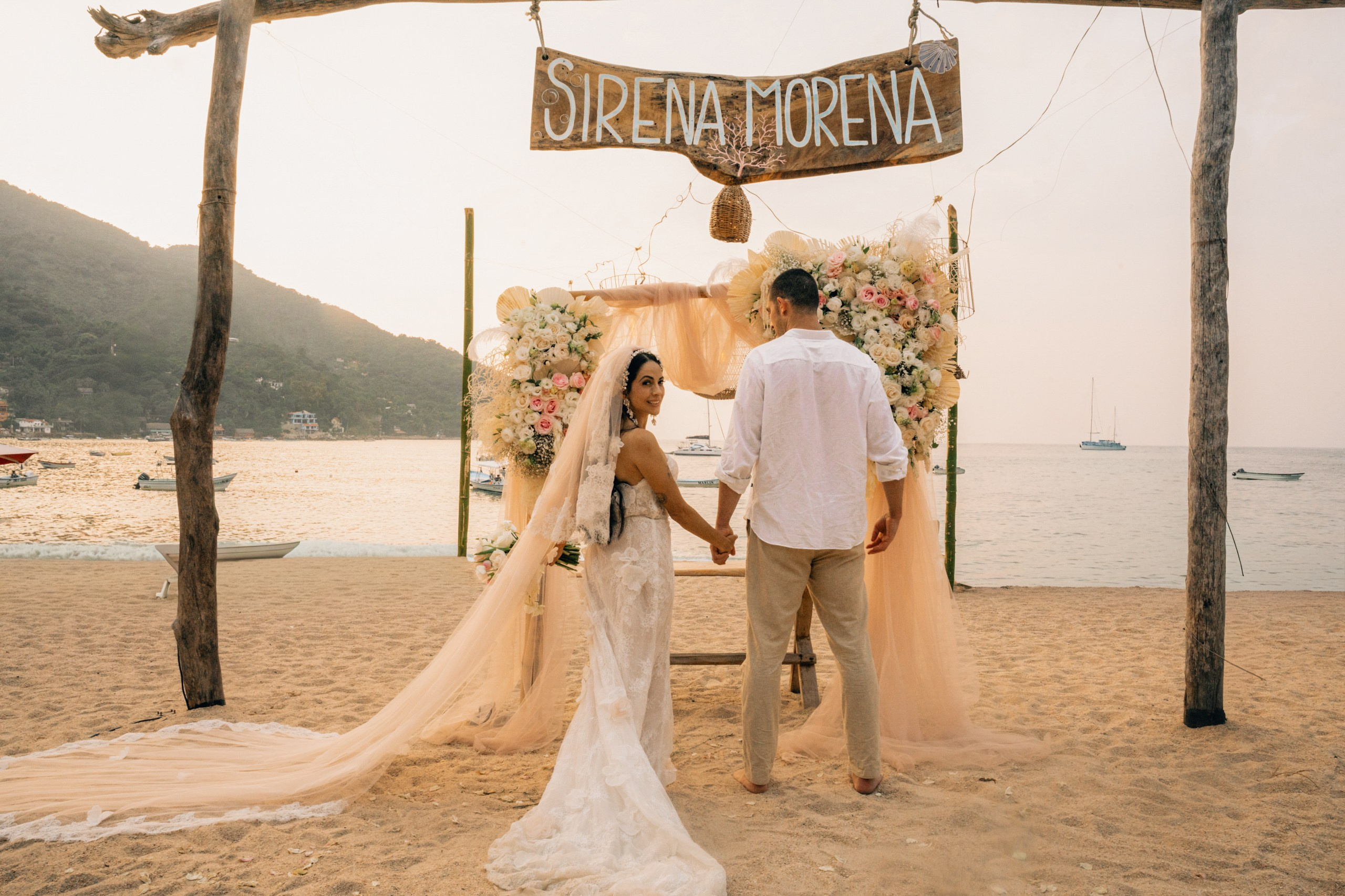 Mar + Issac. Elopement & Lifestyle Wedding Documentary Photographer