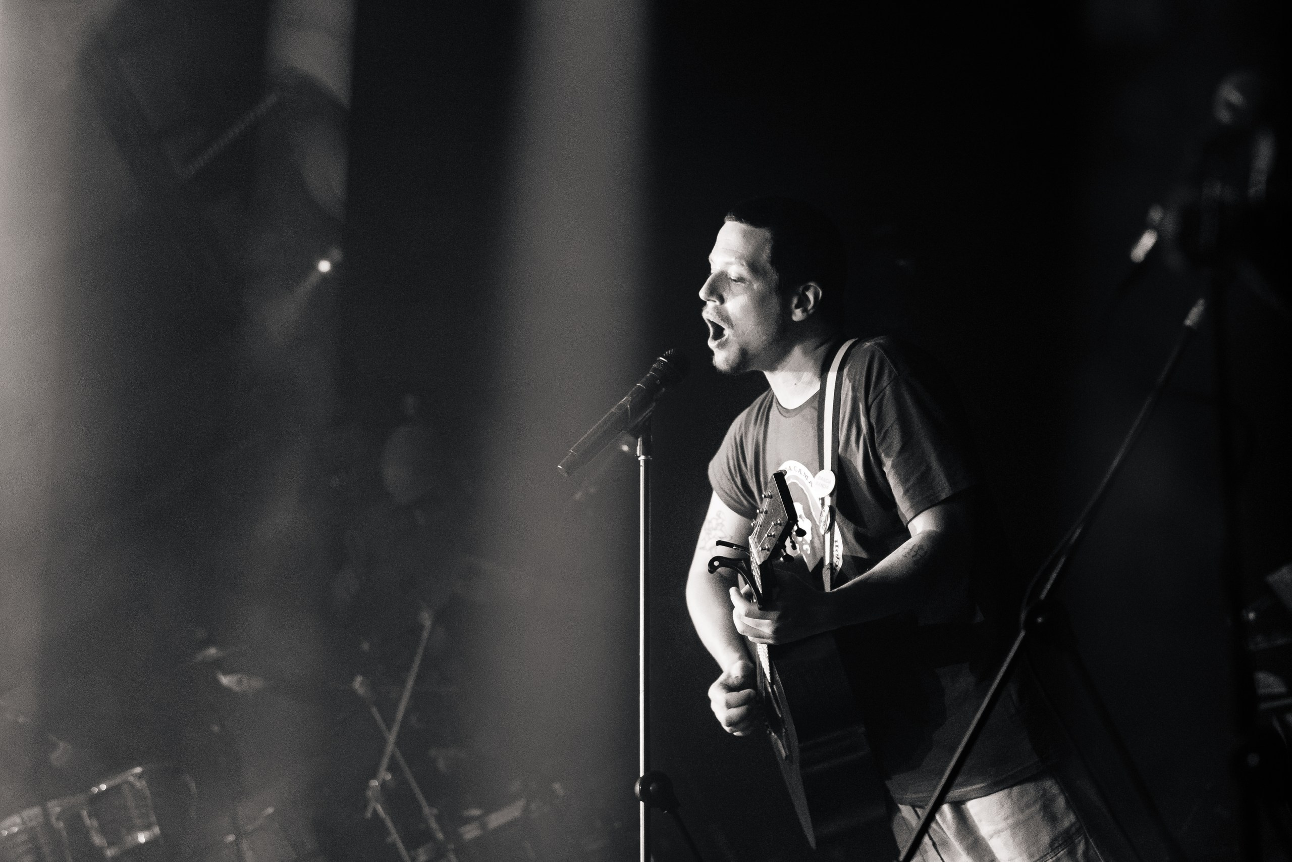 Show do Chico Chico “Let It Burn/ Deixa Arder” no Festival Internacional de Música da Univali em Itajaí