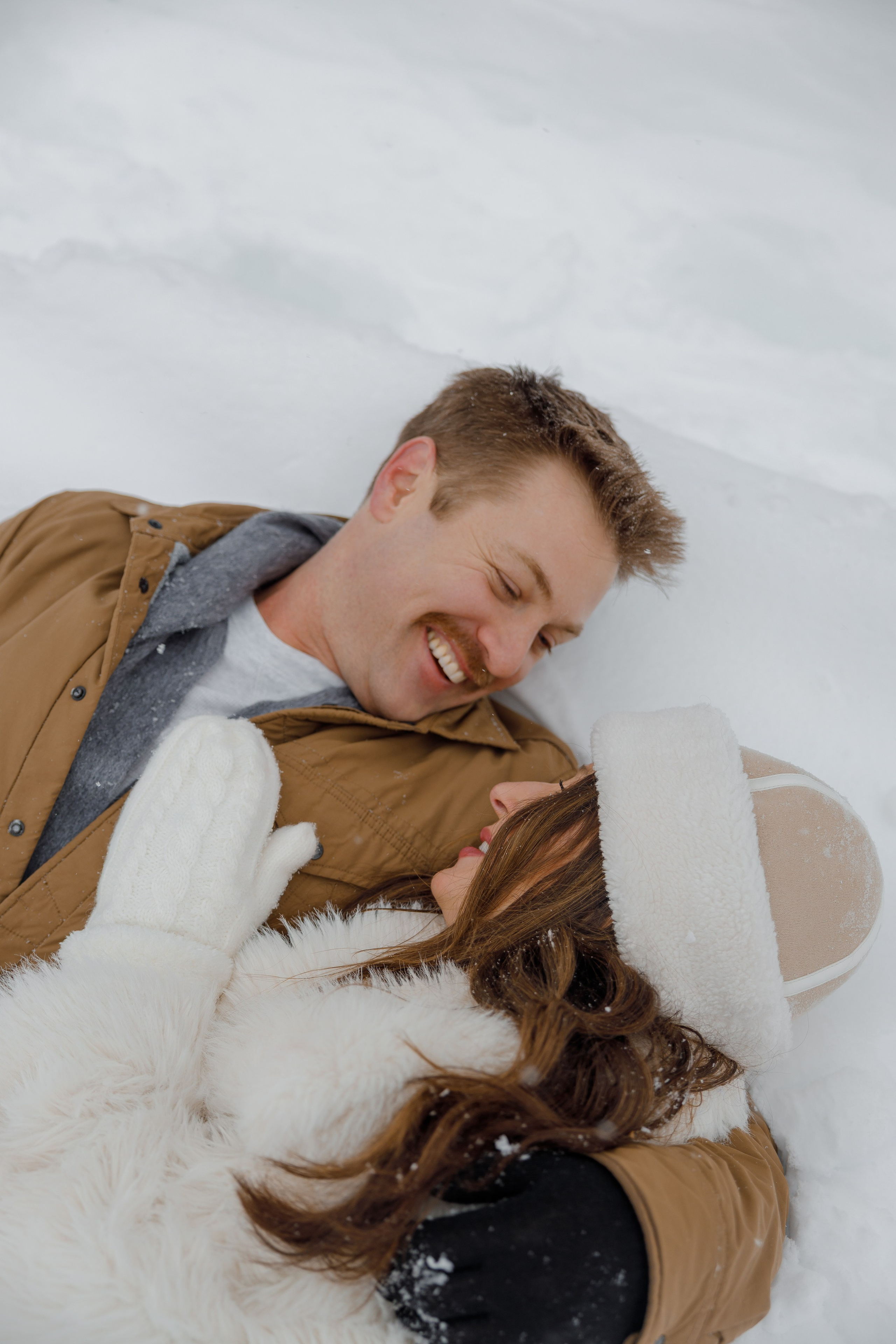 Lake Louise engagement session. Photographer Elvira Hryshchenko