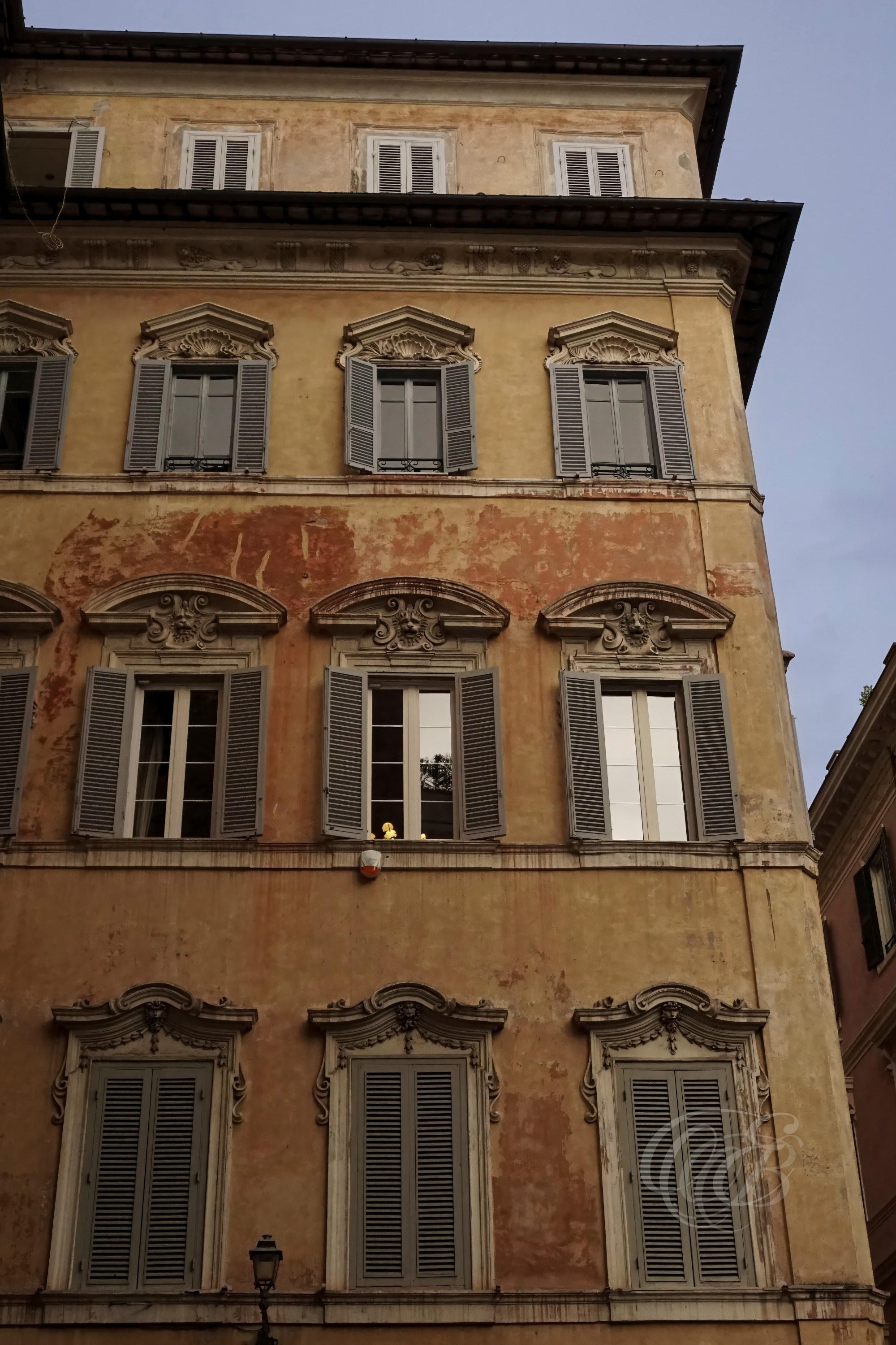 Street Photography — Rome, Italy — Salita del Grillo 24 — Historic Salita del Grillo in Rome’s Monti district, reflecting the narrow streets, layered architecture, and centuries-old urban character surrounding the Imperial Forums — Eduardo Bartoli Photography.