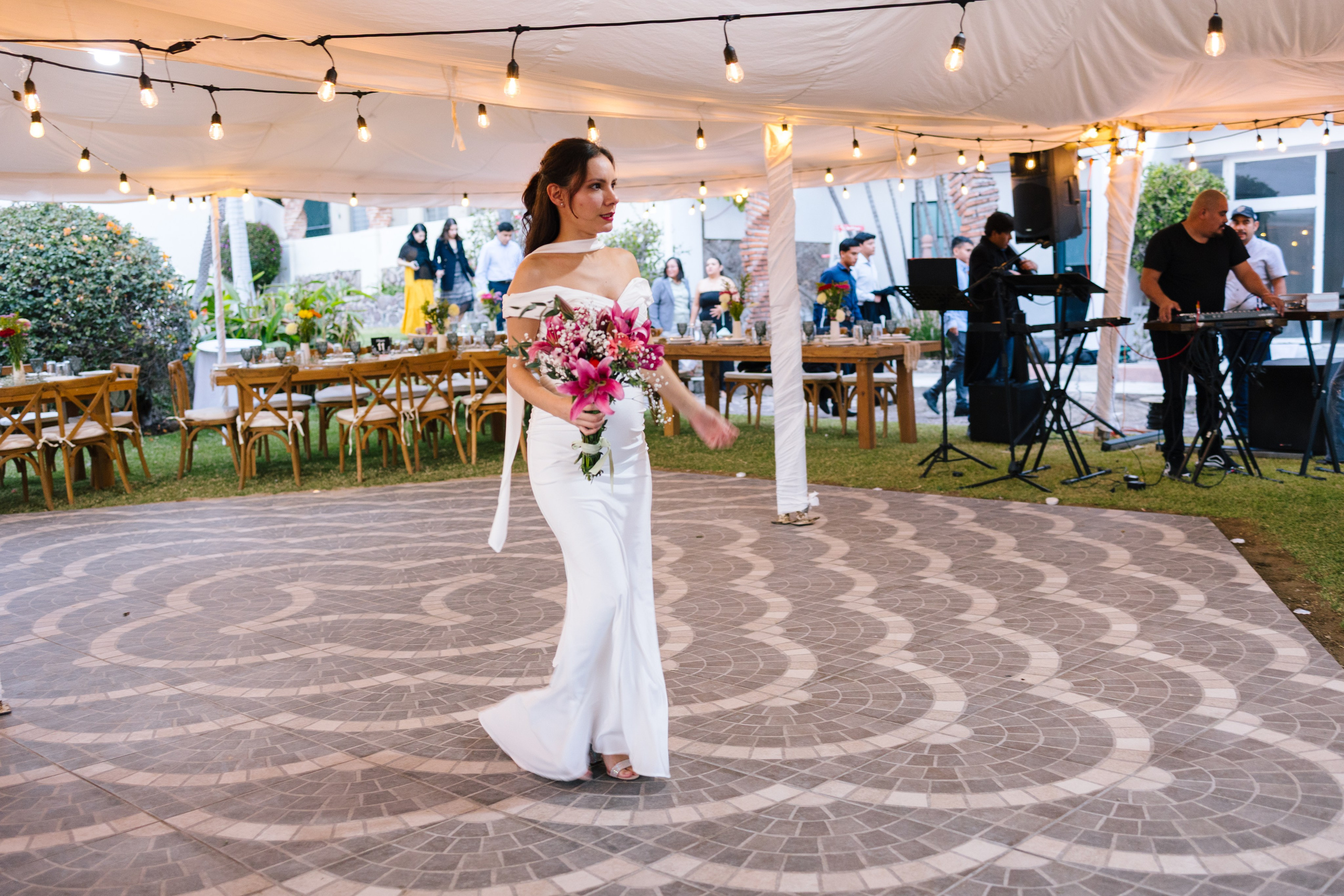 Marial y Daniel Civil y Revelacion. Wedding Photographer Ruth Preciado
